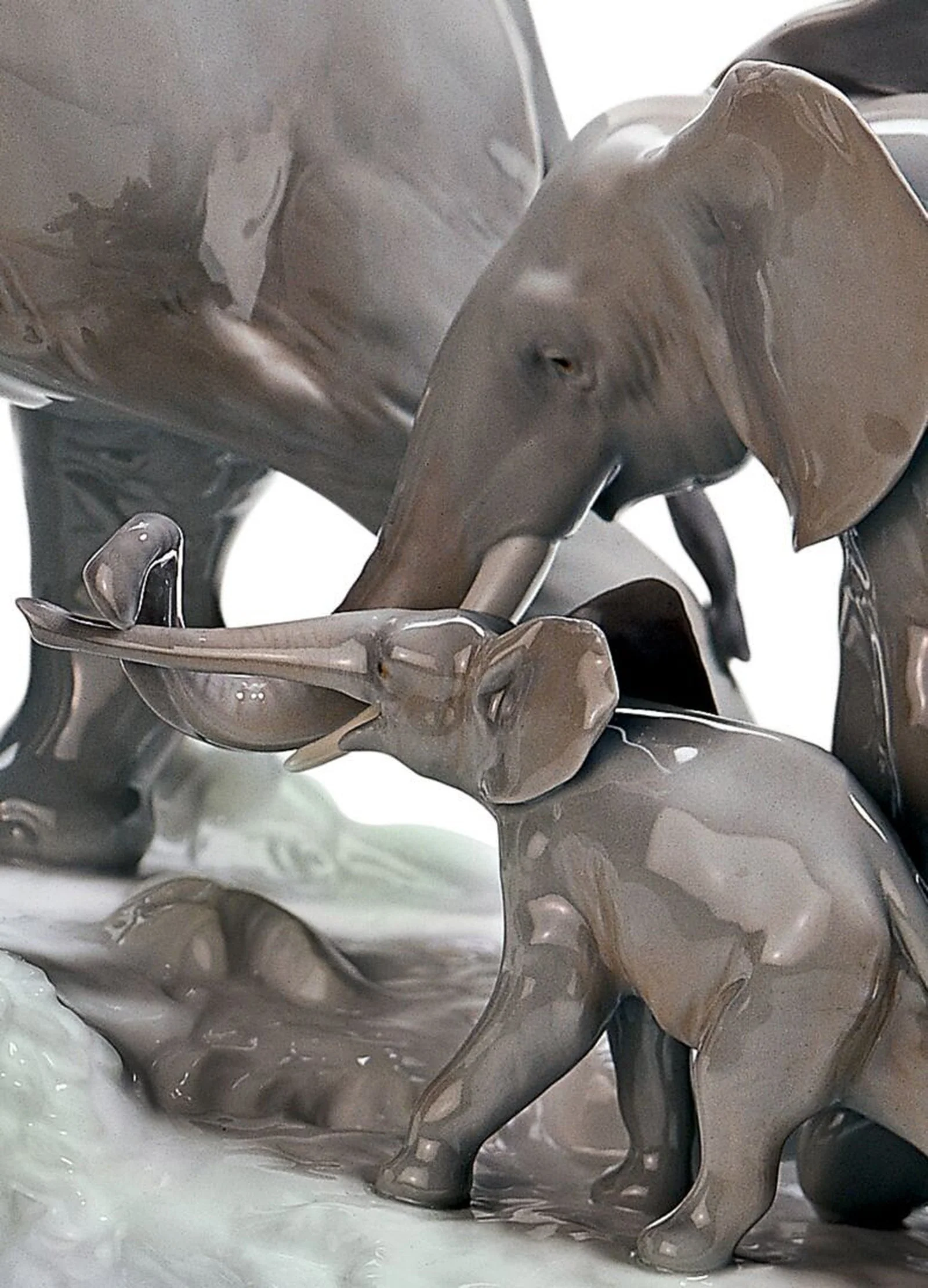 Lladro Elephants Walking Figurine - Image 2