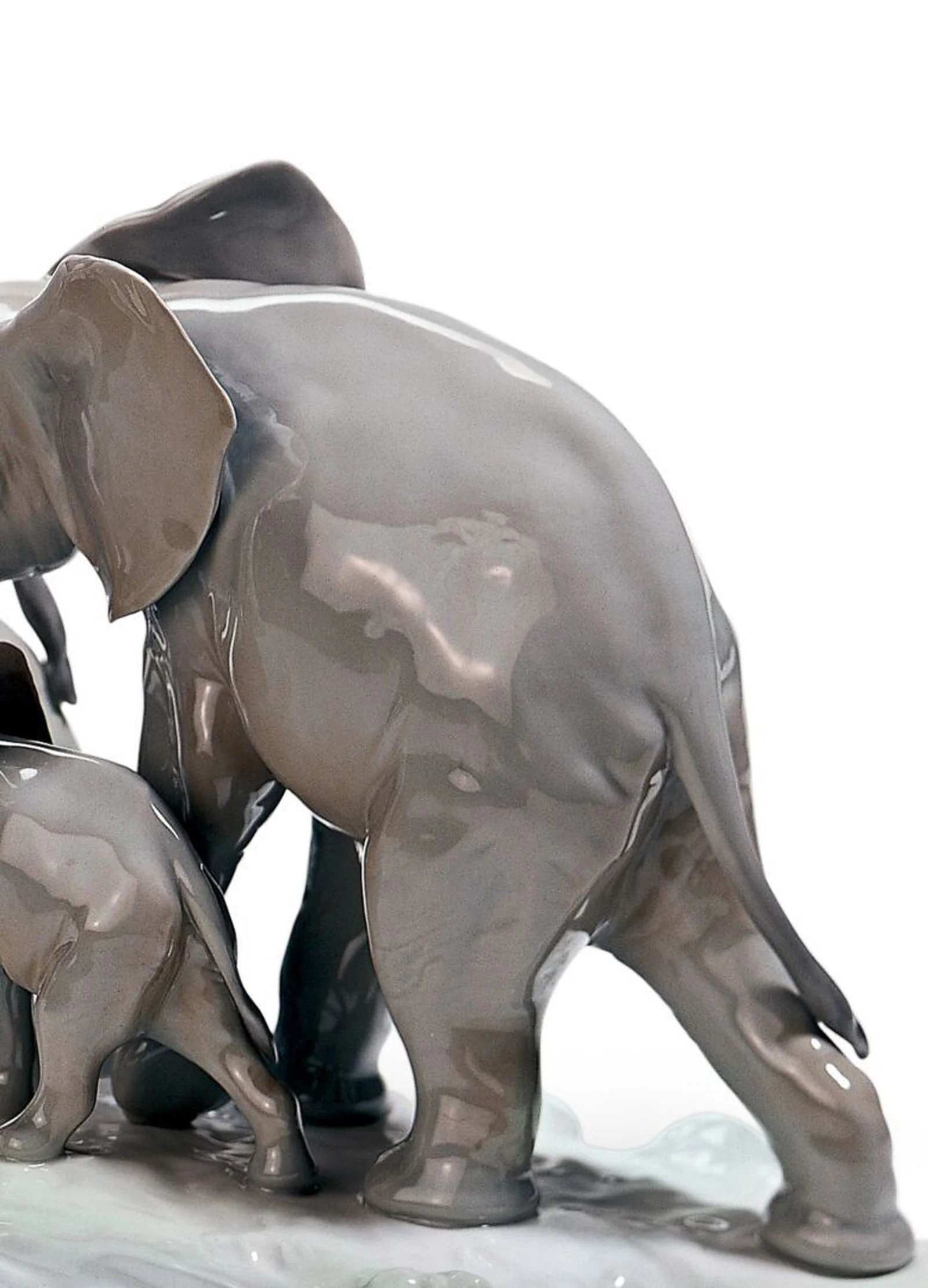 Lladro Elephants Walking Figurine - Image 4