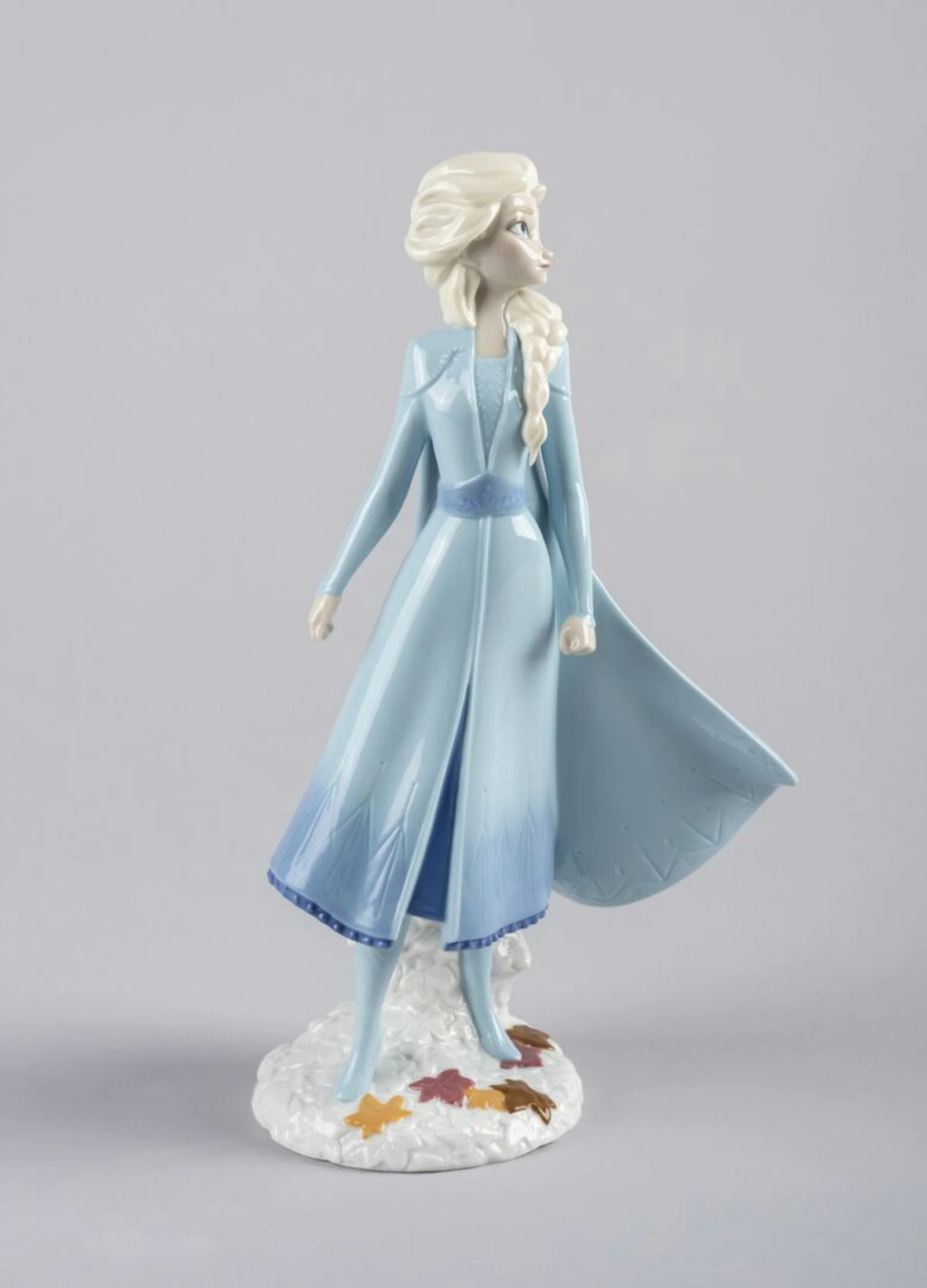 Lladro Elsa Figurine - Image 3