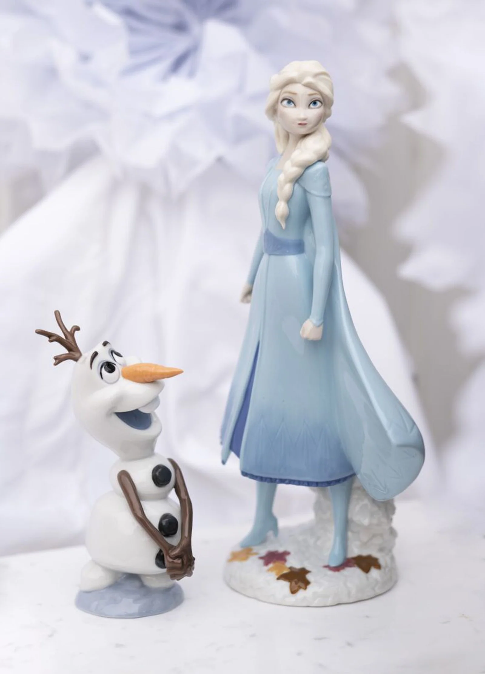 Lladro Elsa Figurine - Image 4