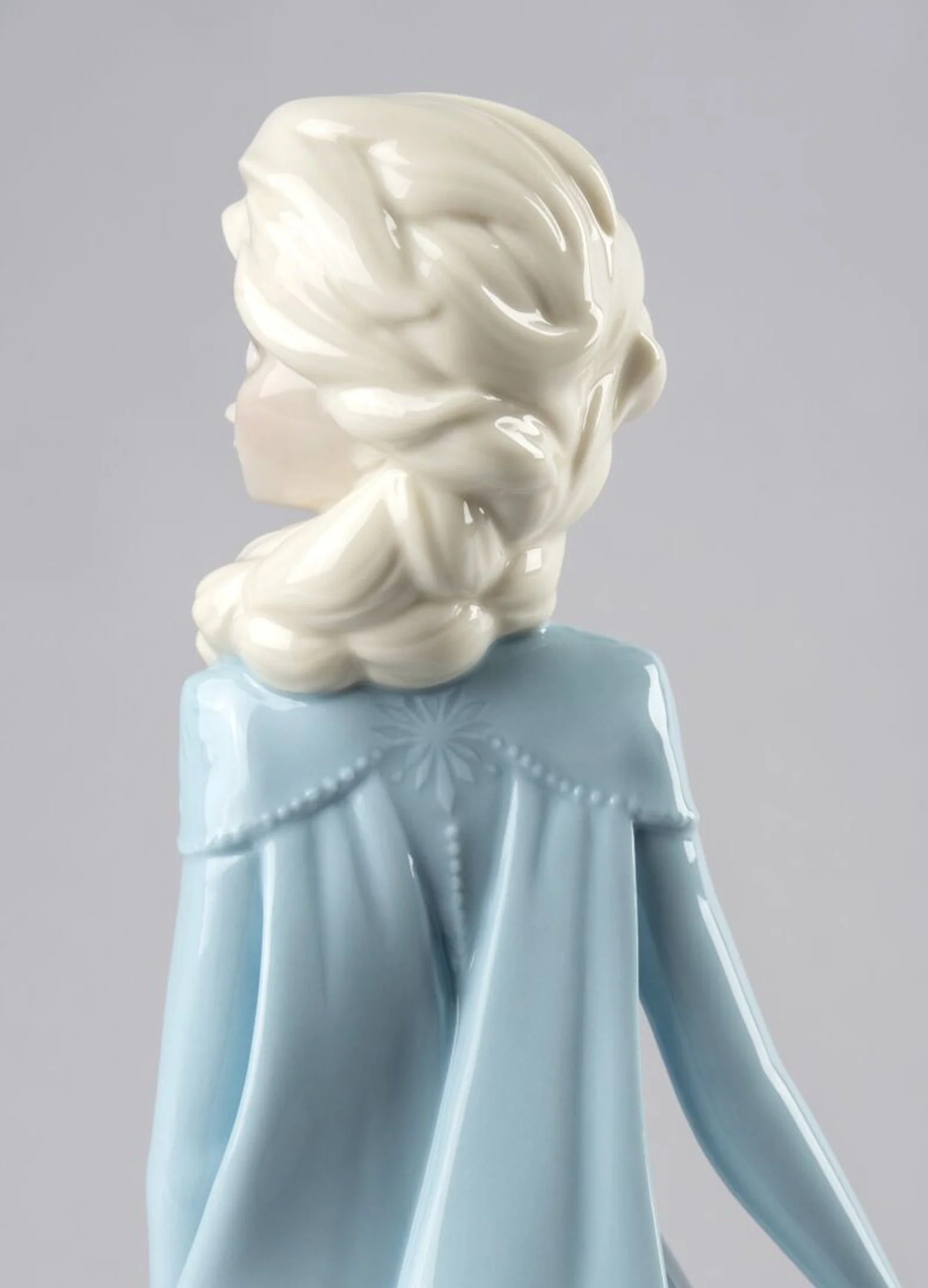 Lladro Elsa Figurine - Image 5