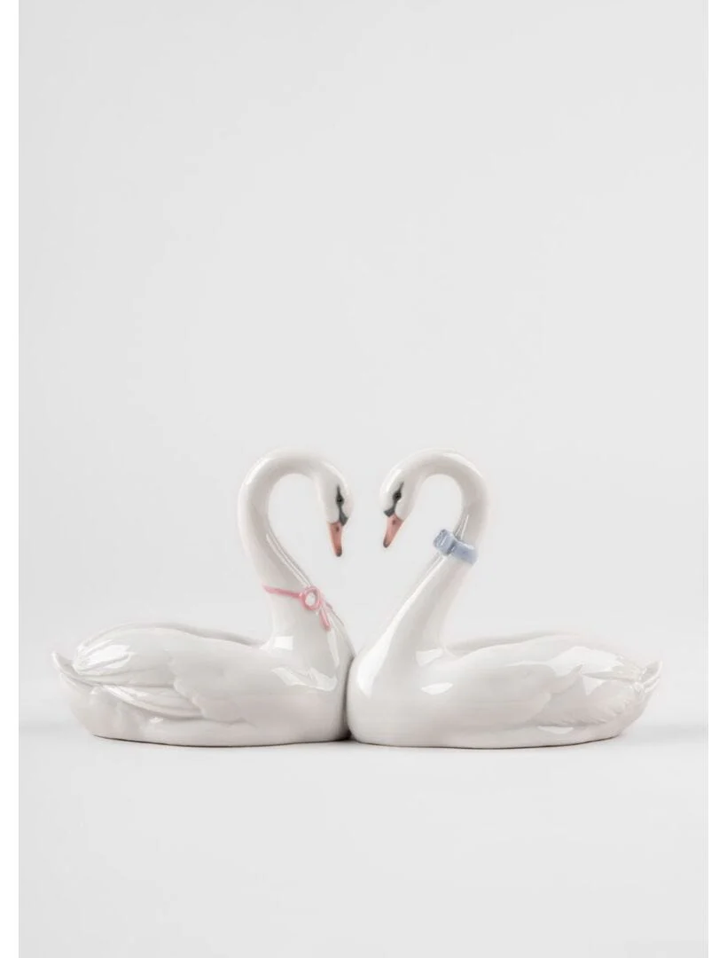 Lladro Endless Love (Cake Topper) - Image 3