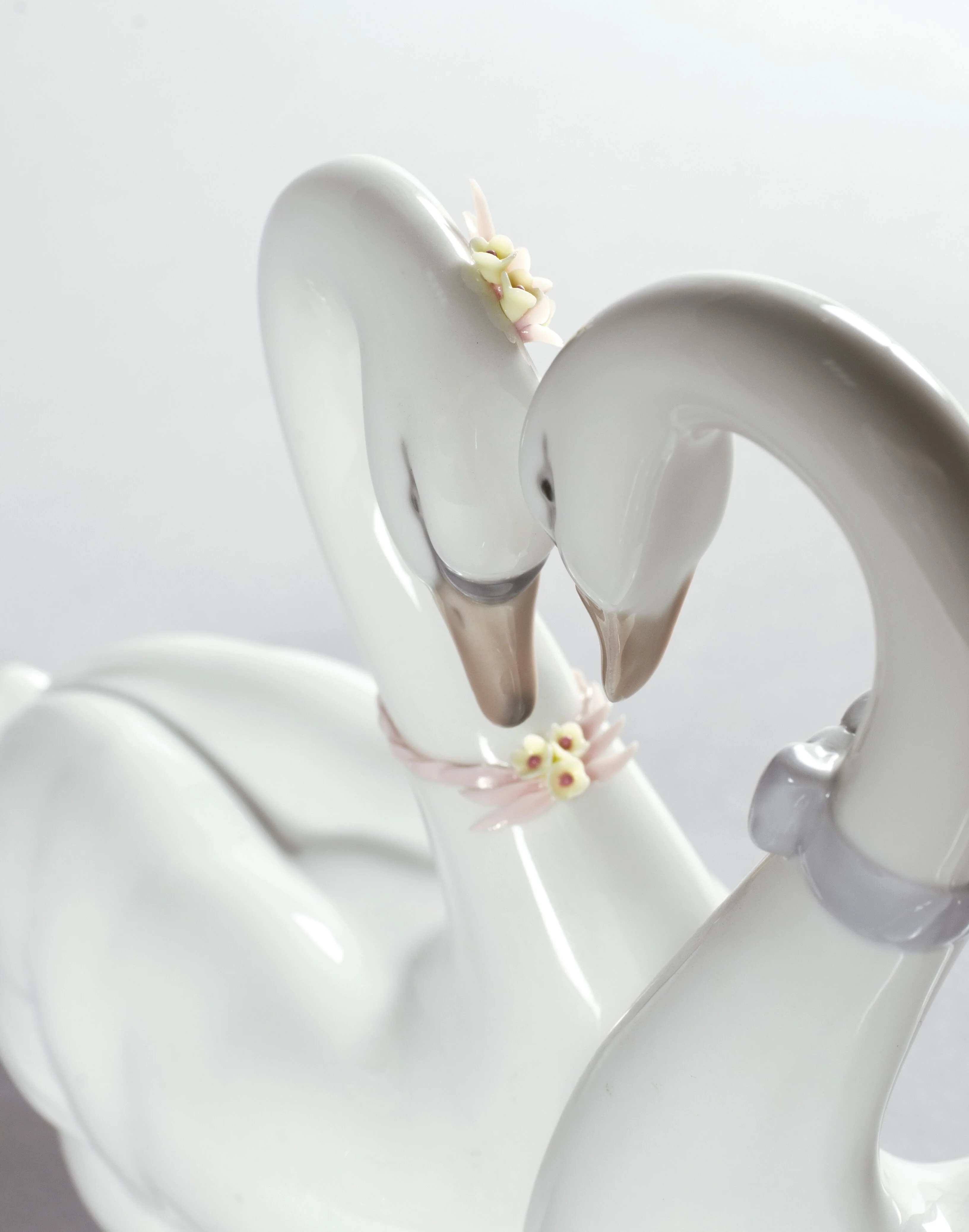 Lladro Endless Love Swans Figurine - Image 5