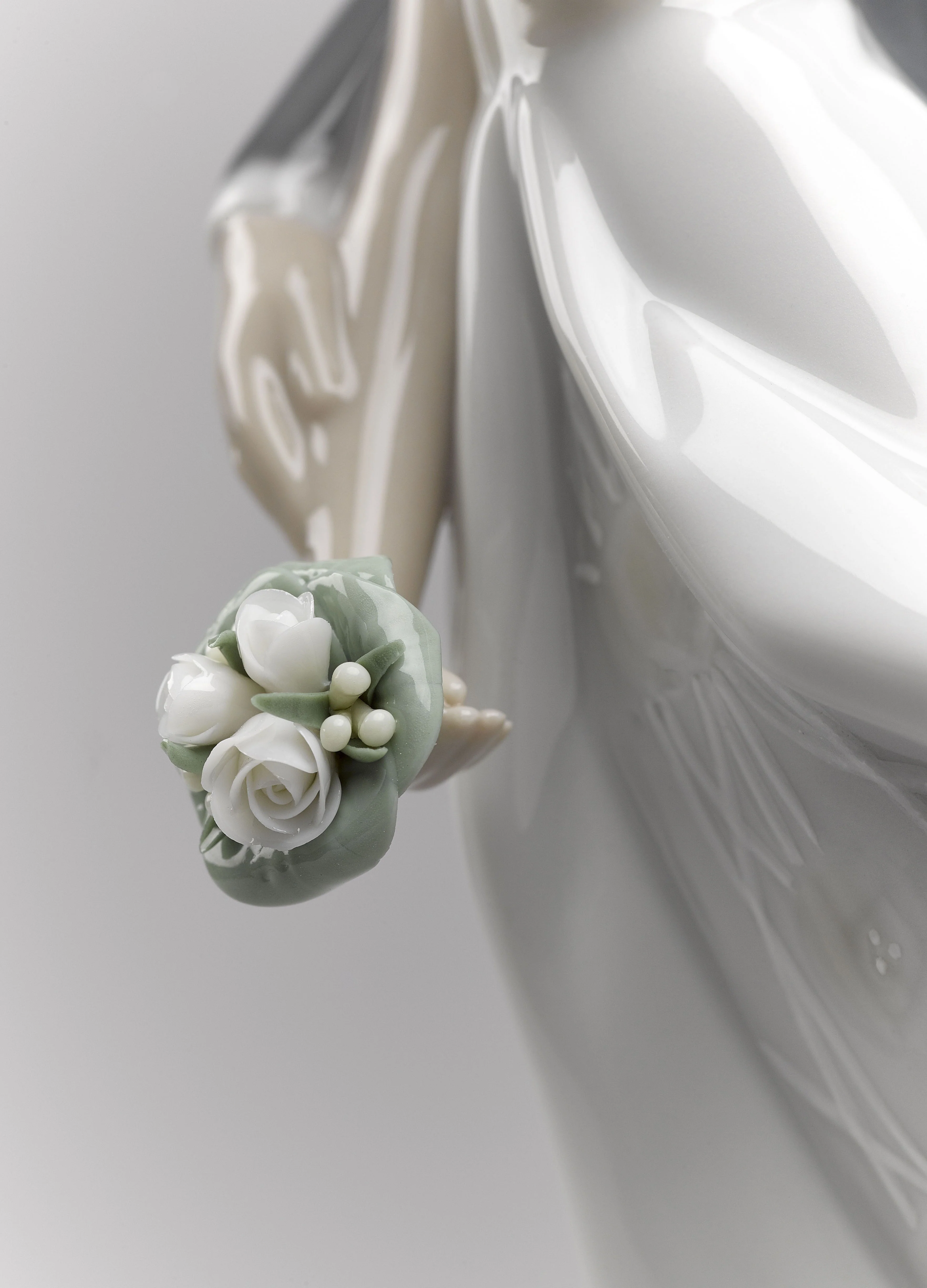 Lladro Everlasting Love Couple Figurine - Image 7