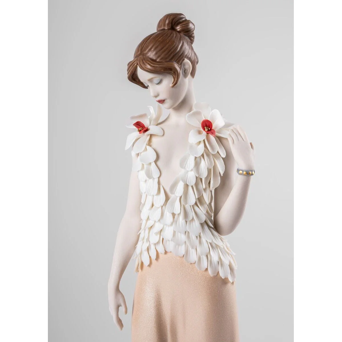 Lladro Exquisite Embroidery - Image 3