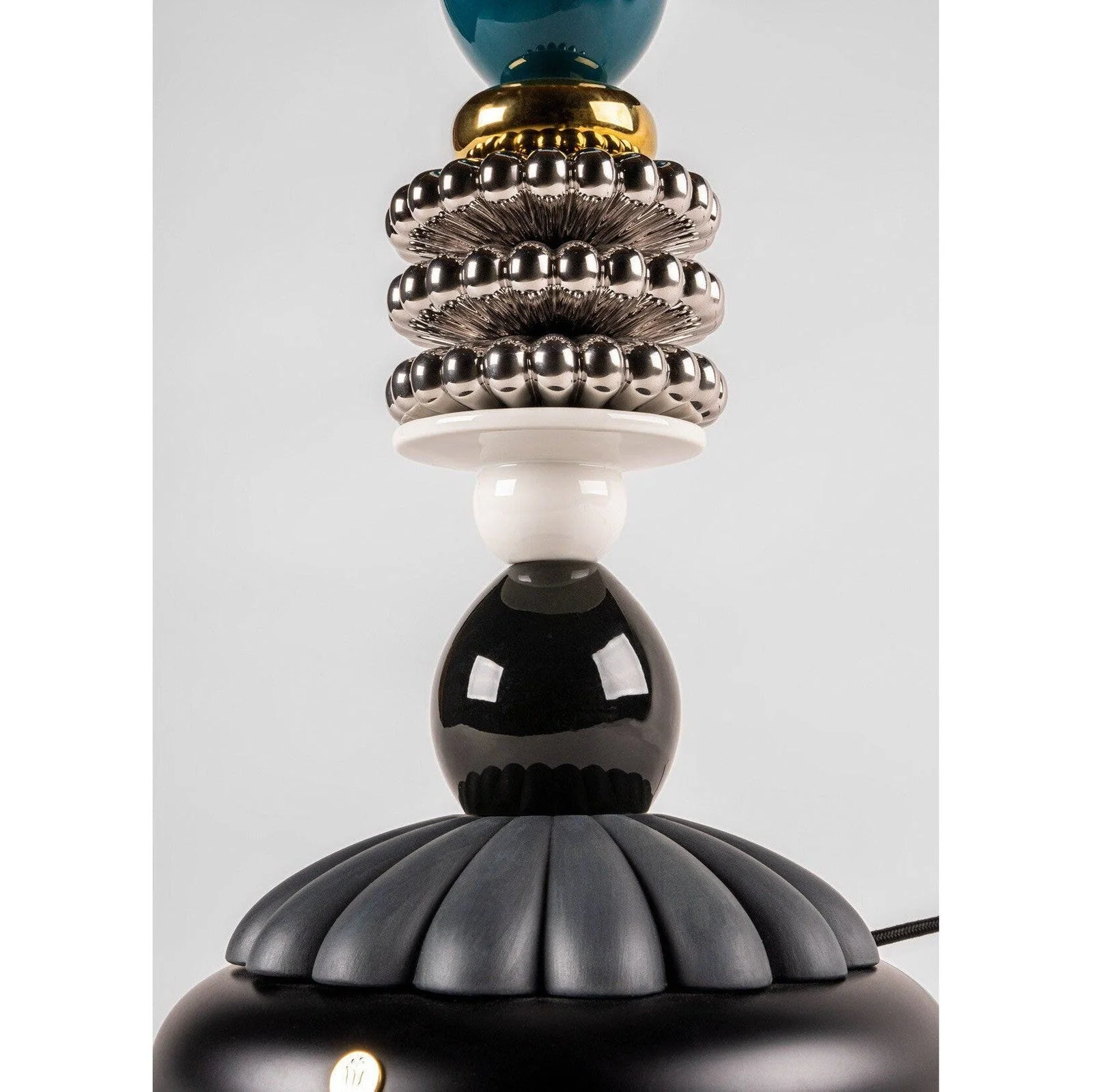 Lladro Firefly Table Lamp By Olga Hanono - Image 3