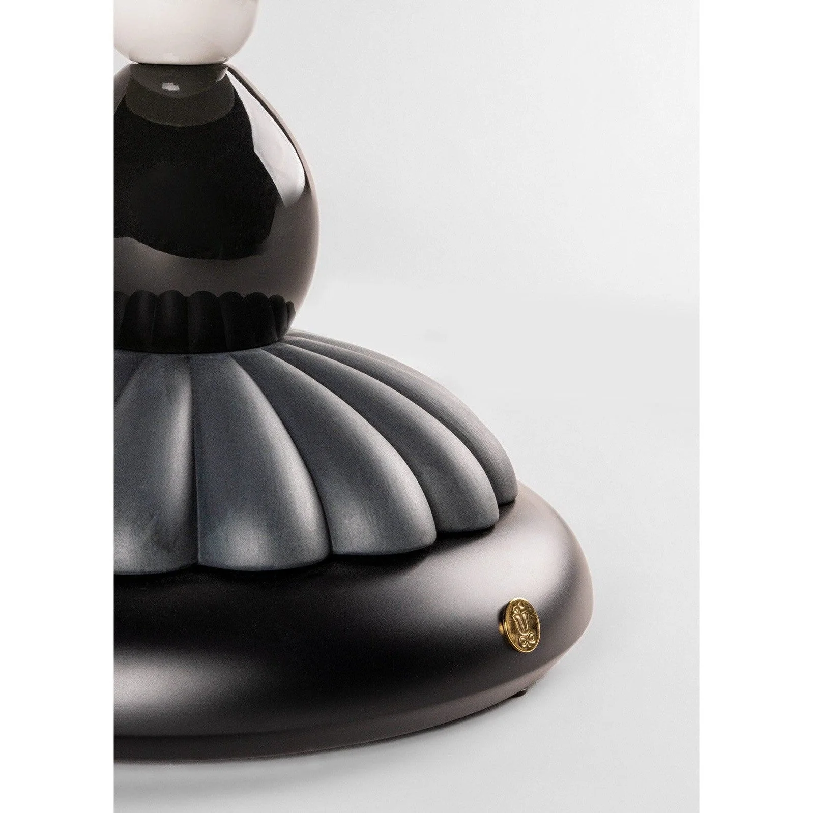 Lladro Firefly Table Lamp By Olga Hanono - Image 4