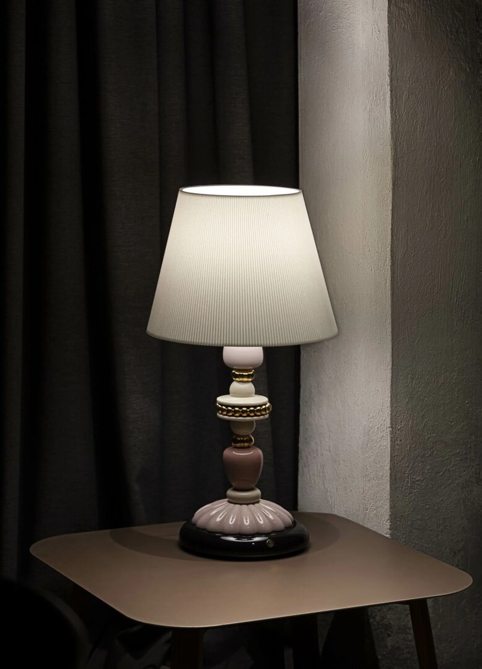 Lladro Firefly Table Lamp Pink and Golden Luster (US) - Image 3