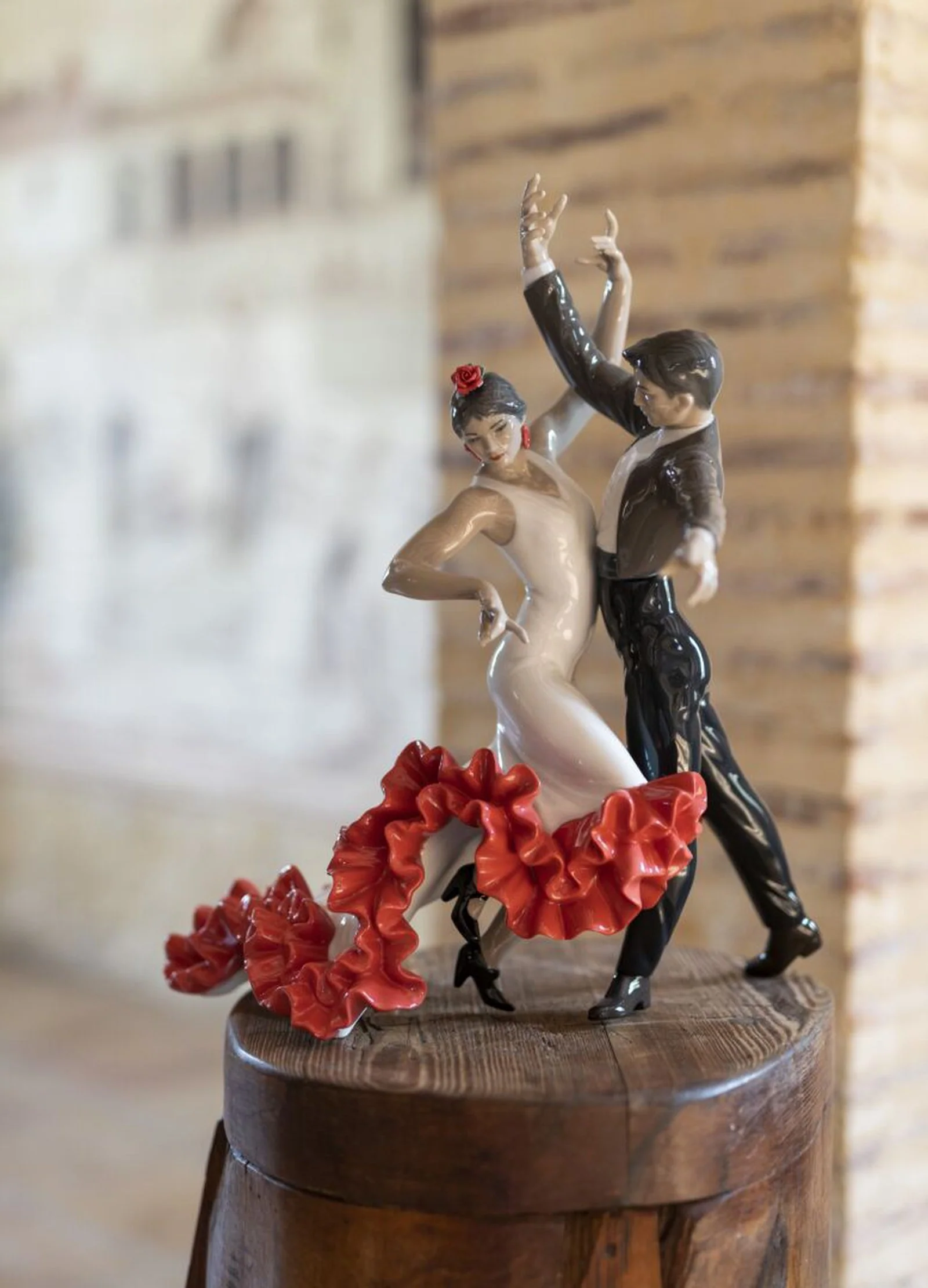 Lladro Flamenco dancers Couple Figurine - Image 2
