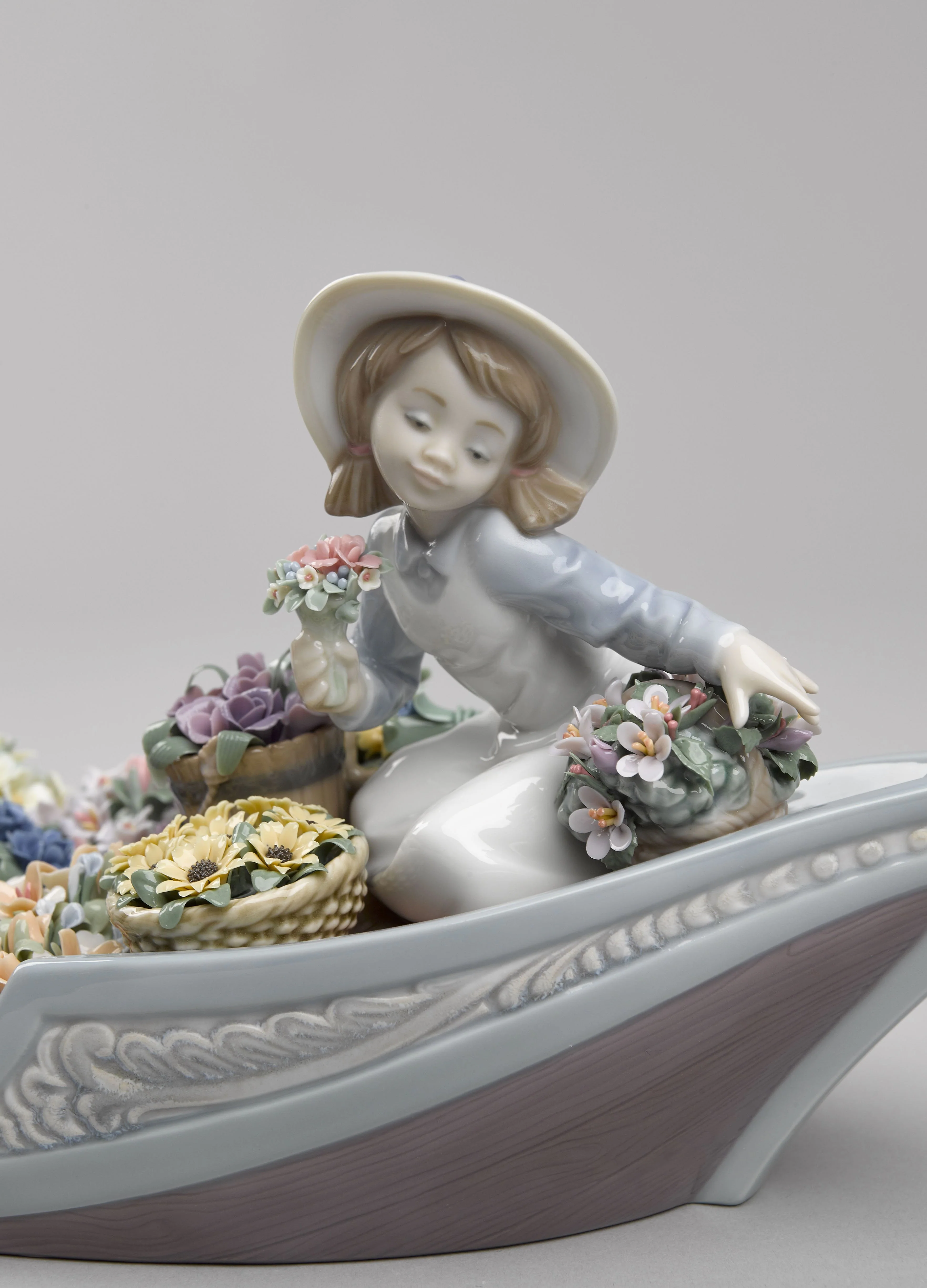 Lladro Flowers Forever Girls Sculpture - Image 11