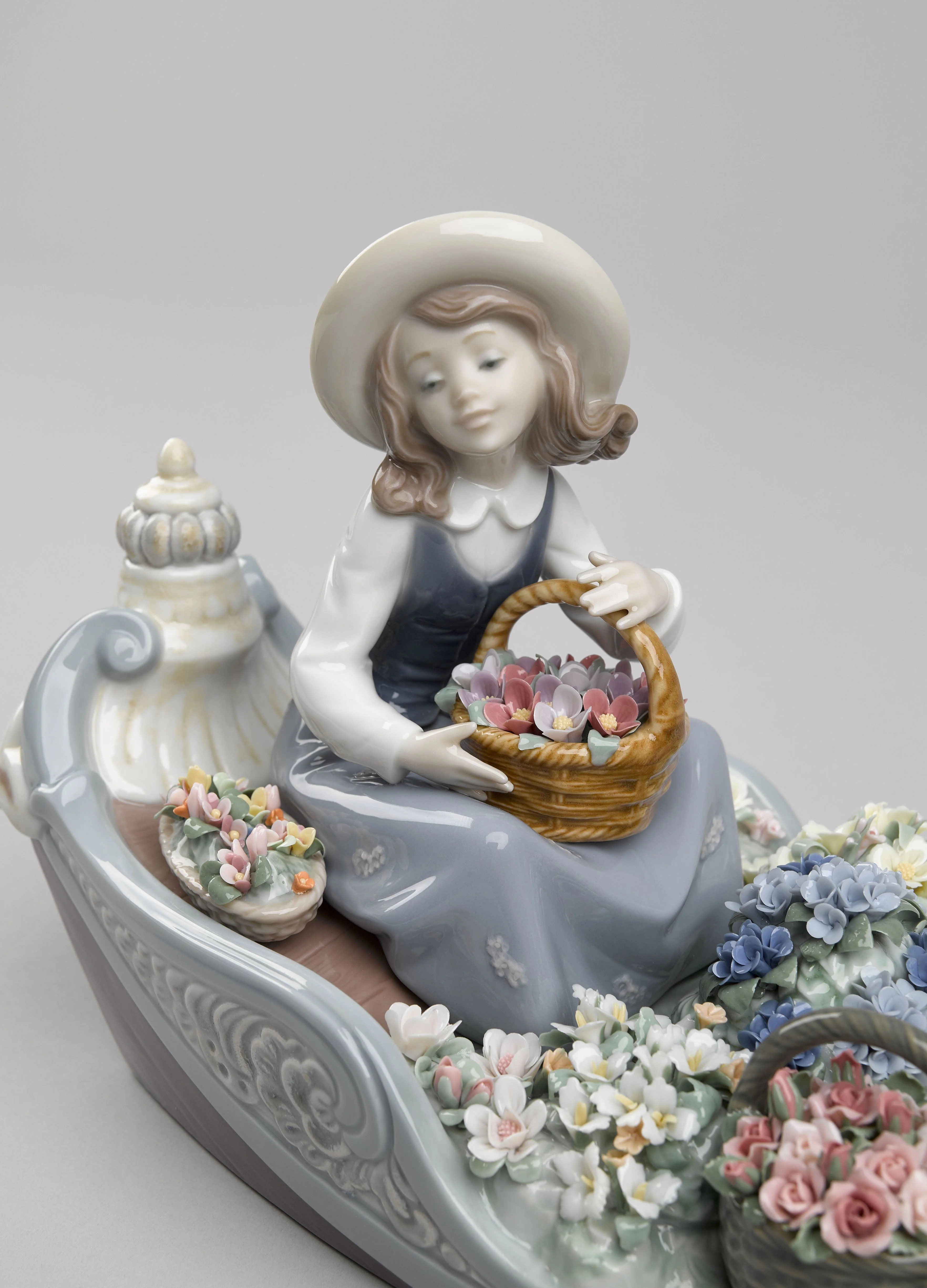 Lladro Flowers Forever Girls Sculpture - Image 2