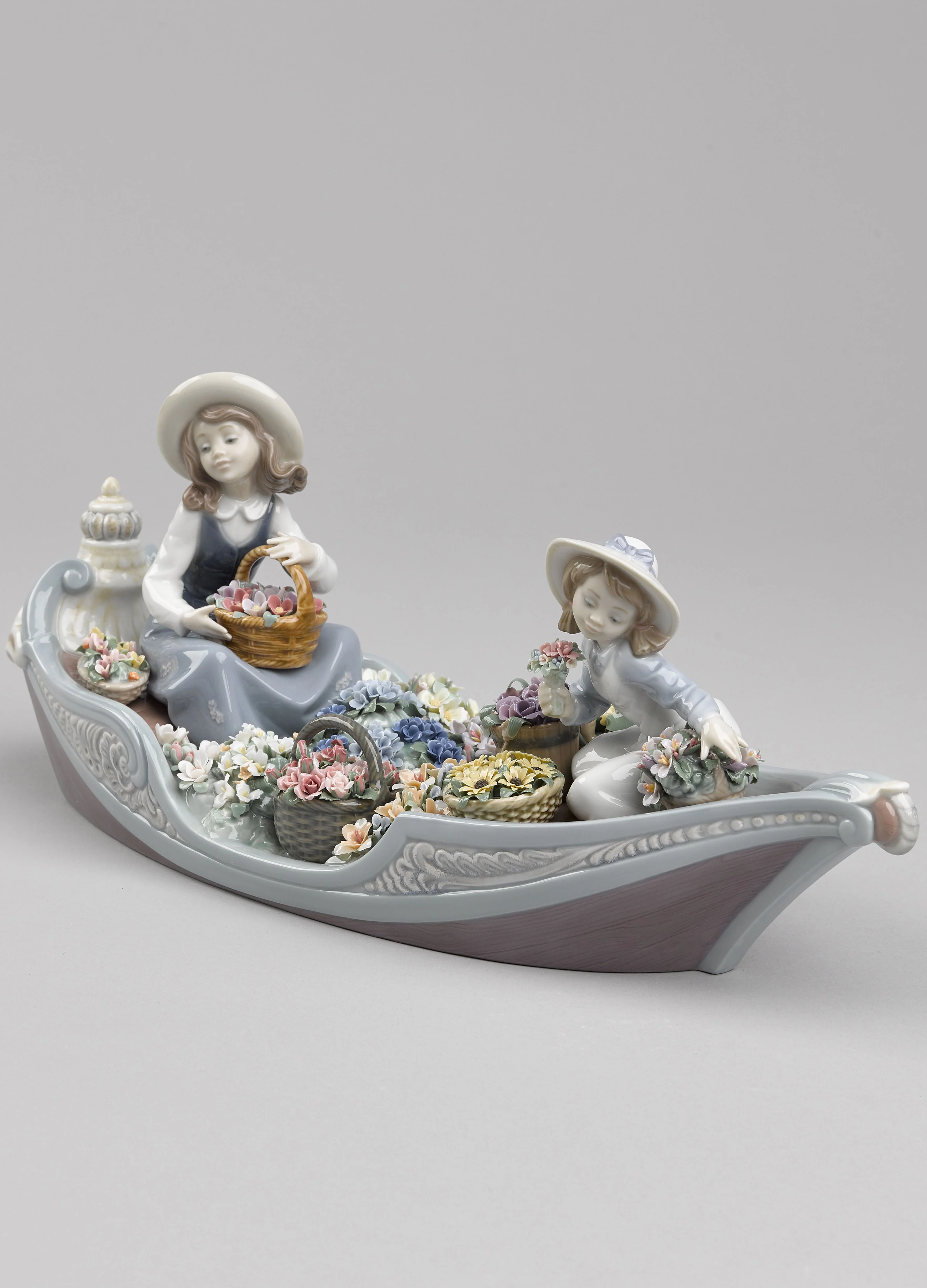 Lladro Flowers Forever Girls Sculpture - Image 4