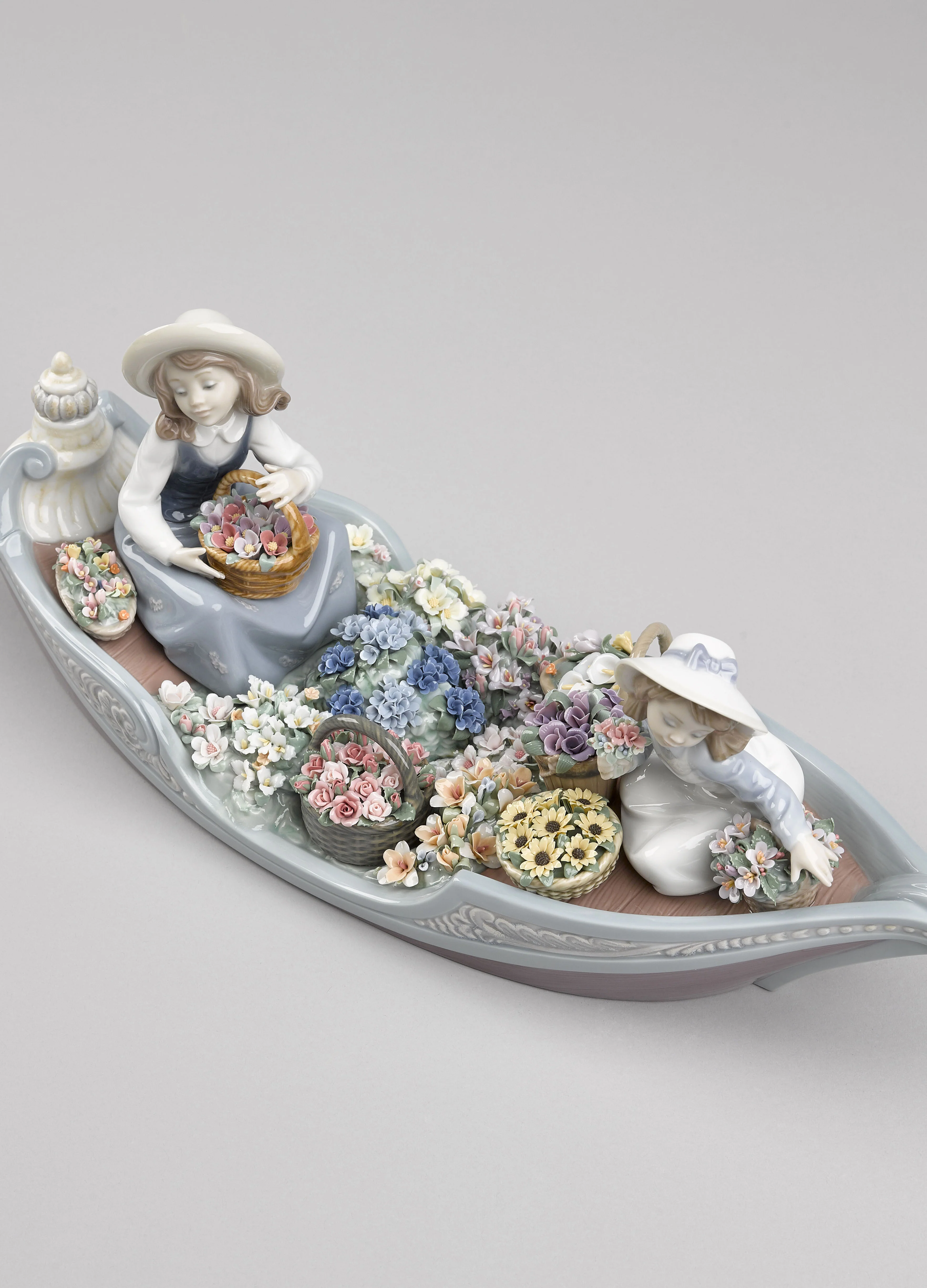 Lladro Flowers Forever Girls Sculpture - Image 8
