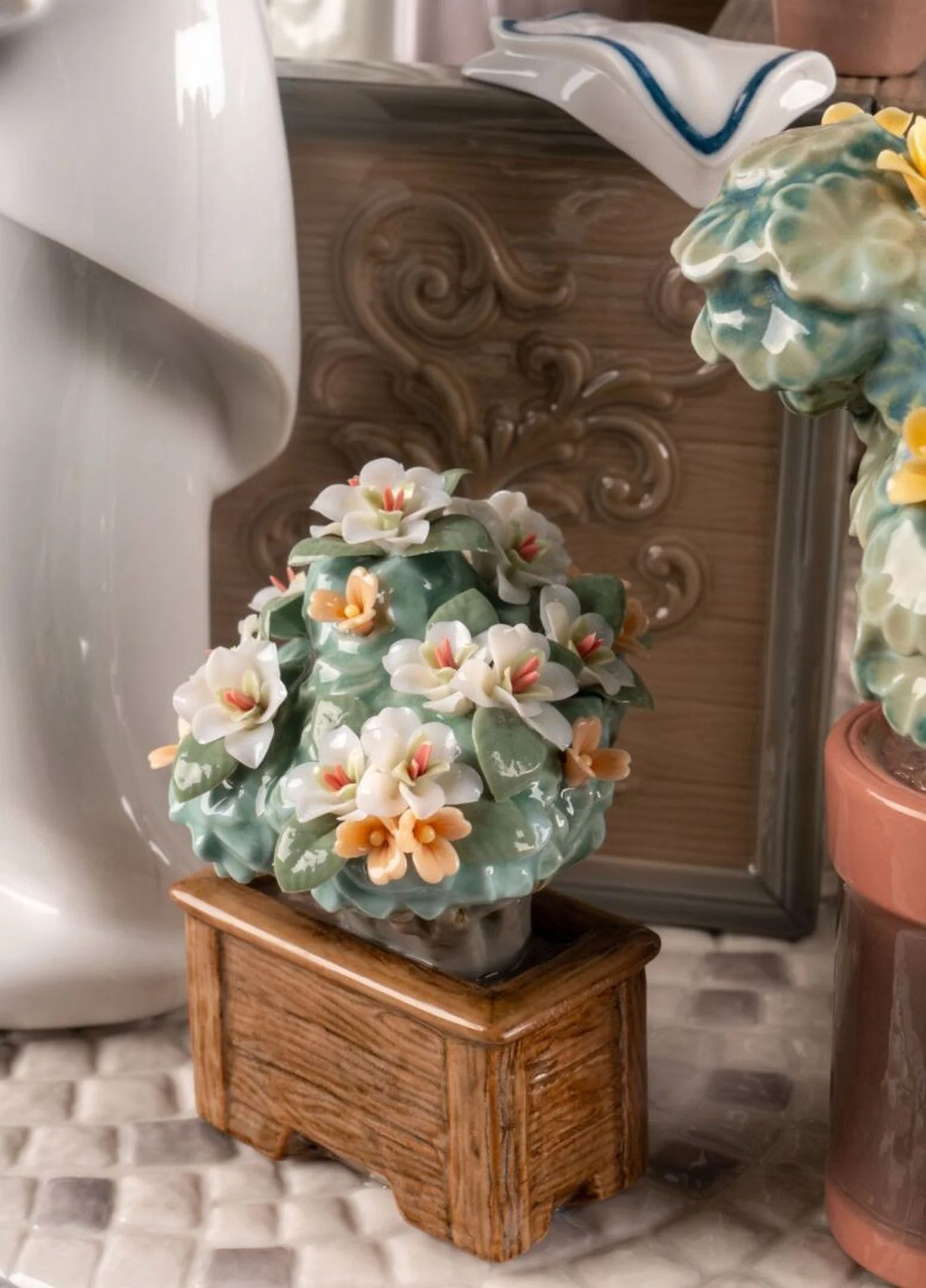 Lladro Flowers Market Sculpture Limited Edition - Image 13