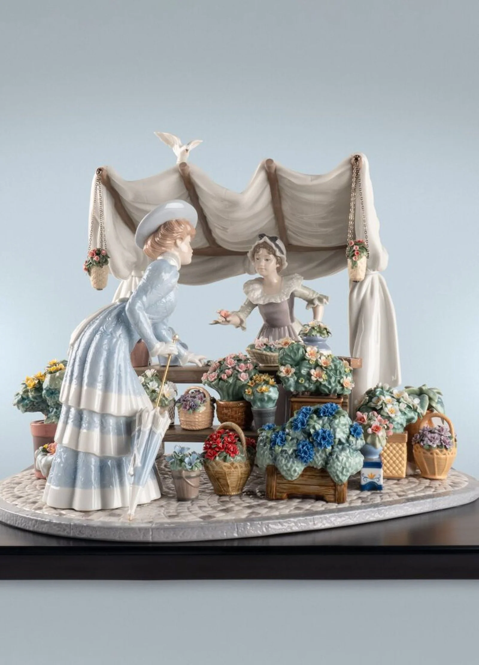 Lladro Flowers Market Sculpture Limited Edition - Image 2
