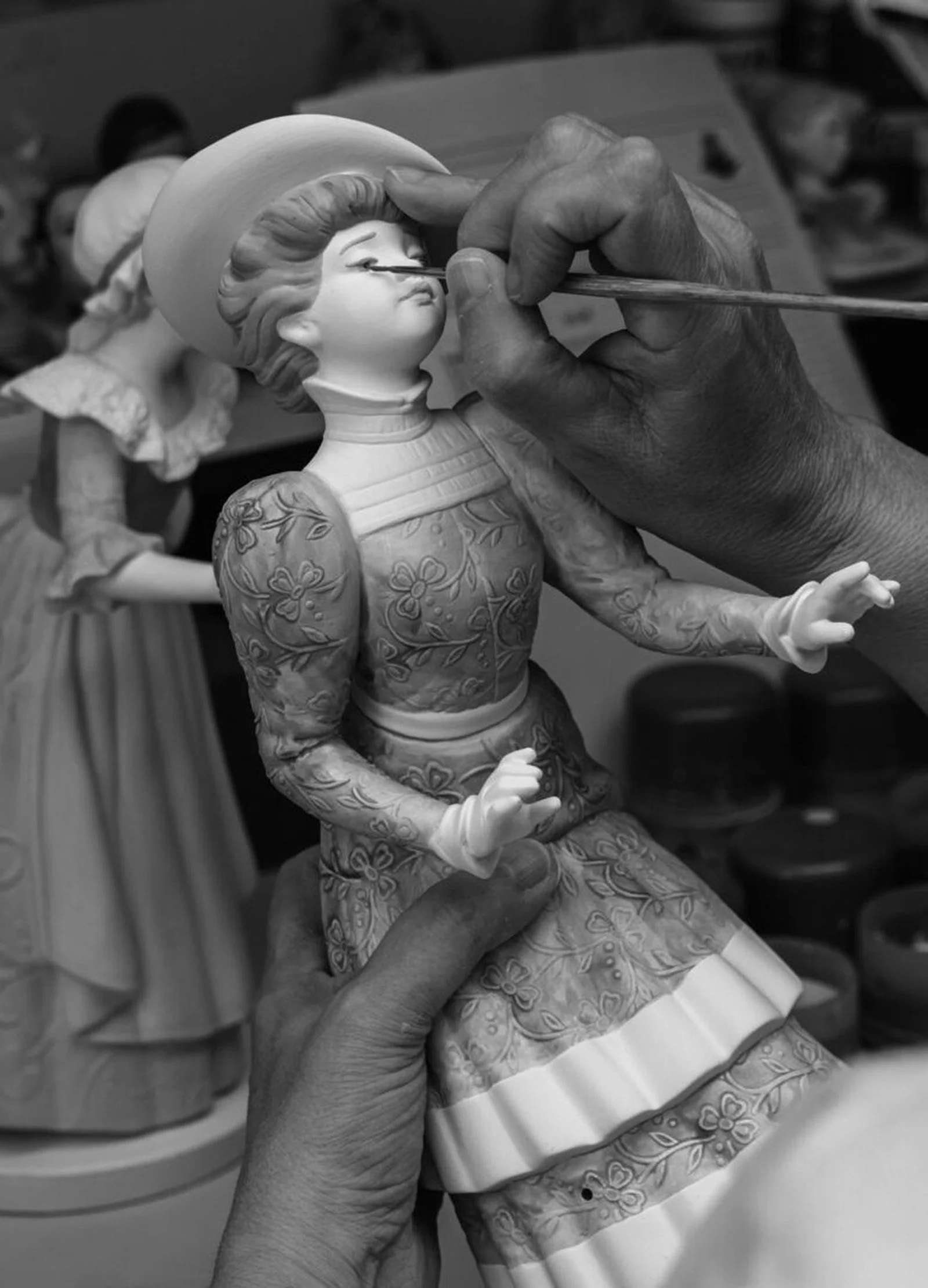 Lladro Flowers Market Sculpture Limited Edition - Image 3