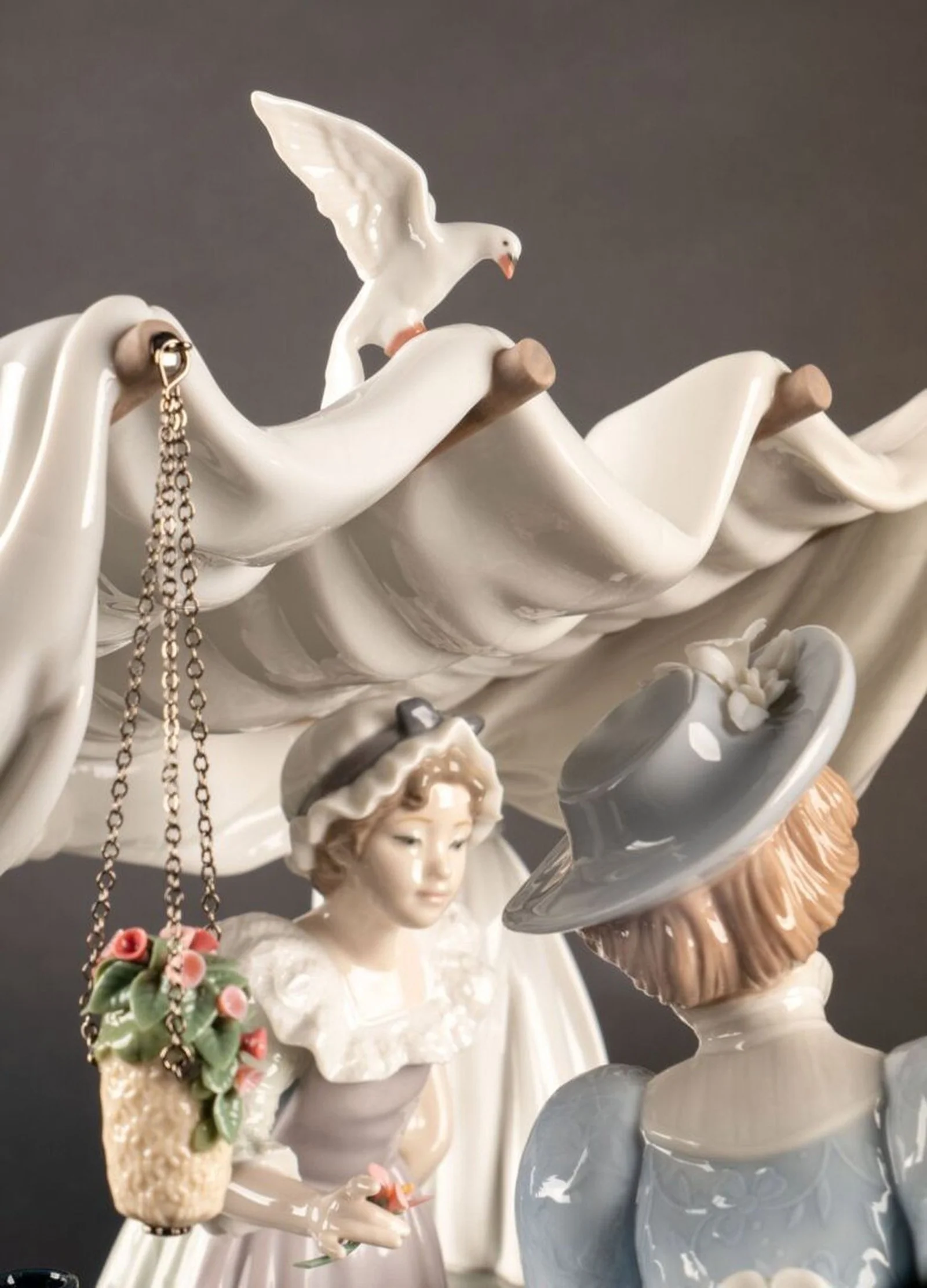 Lladro Flowers Market Sculpture Limited Edition - Image 6
