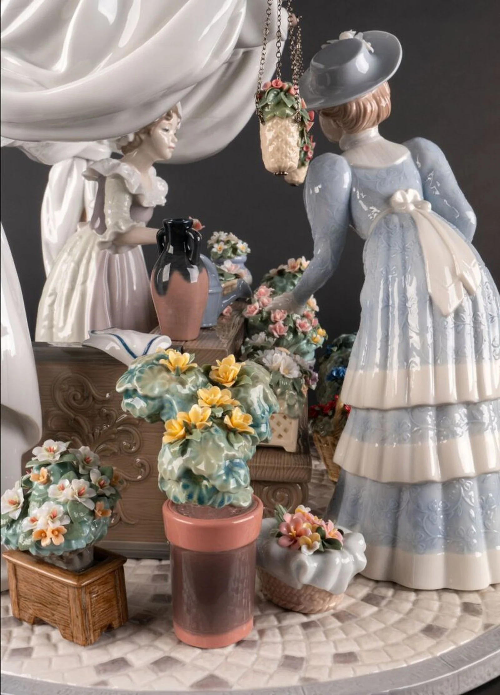 Lladro Flowers Market Sculpture Limited Edition - Image 7