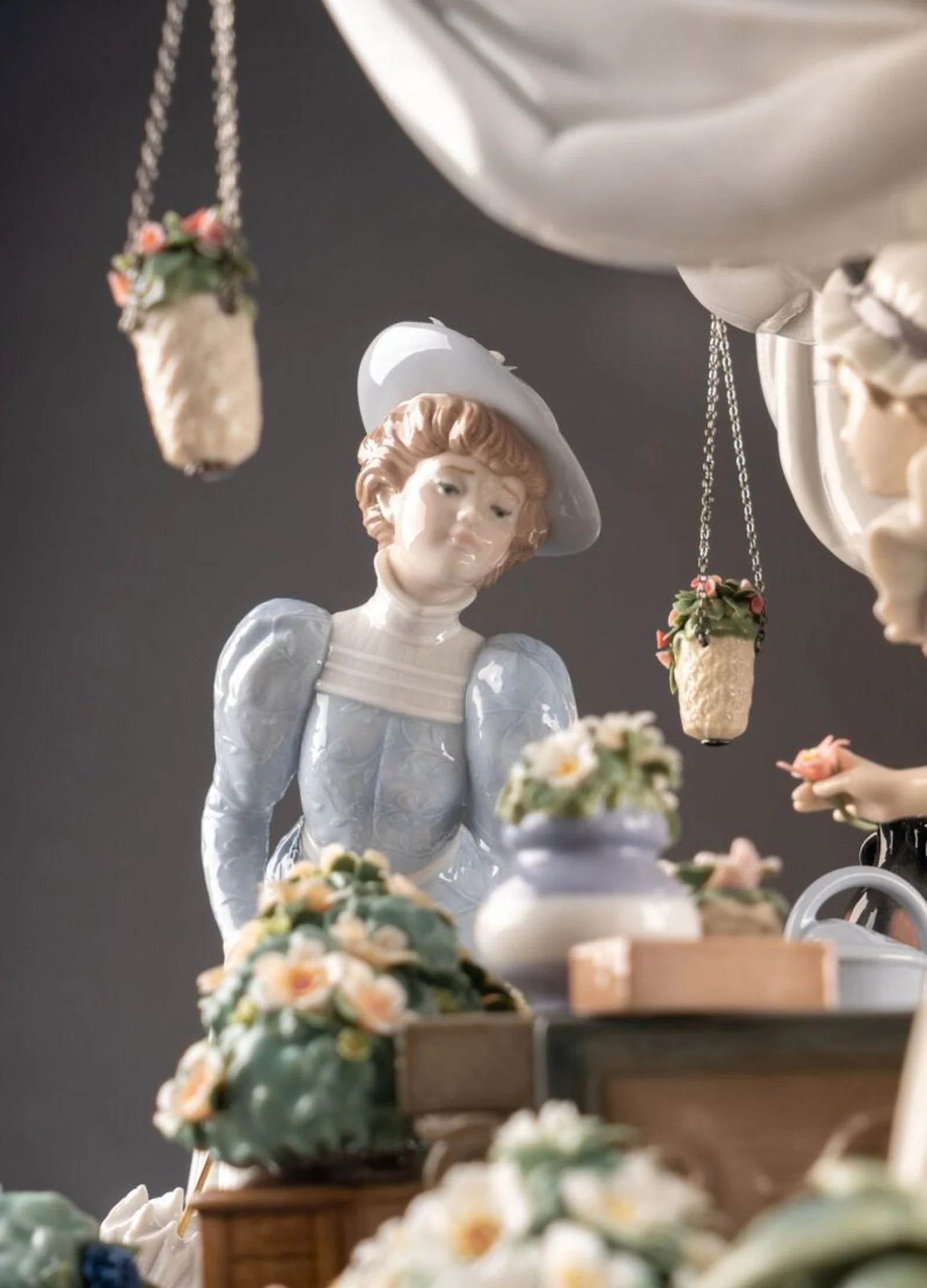 Lladro Flowers Market Sculpture Limited Edition - Image 9