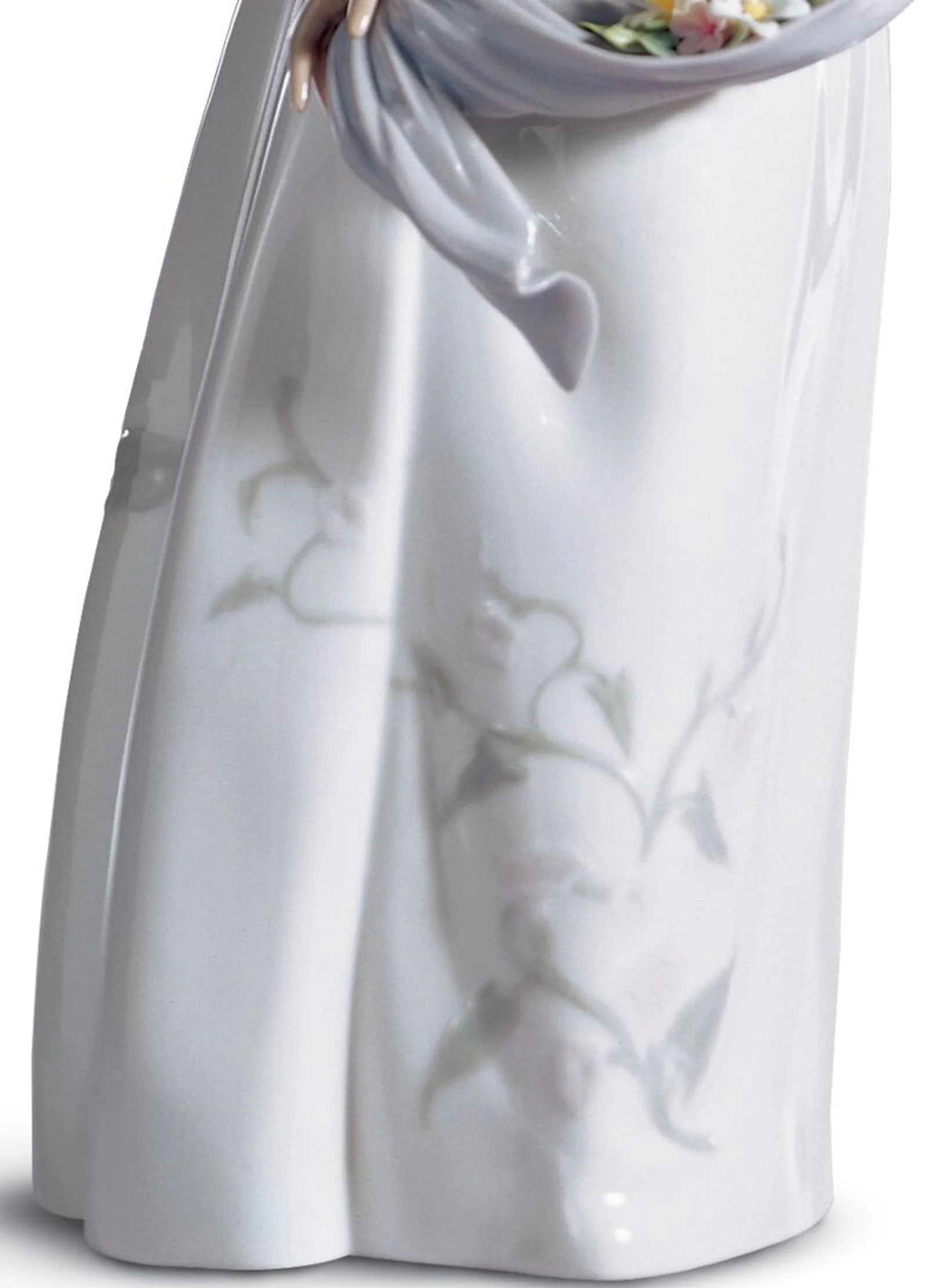 Lladro Fragances and Colors Woman Figurine - Image 5
