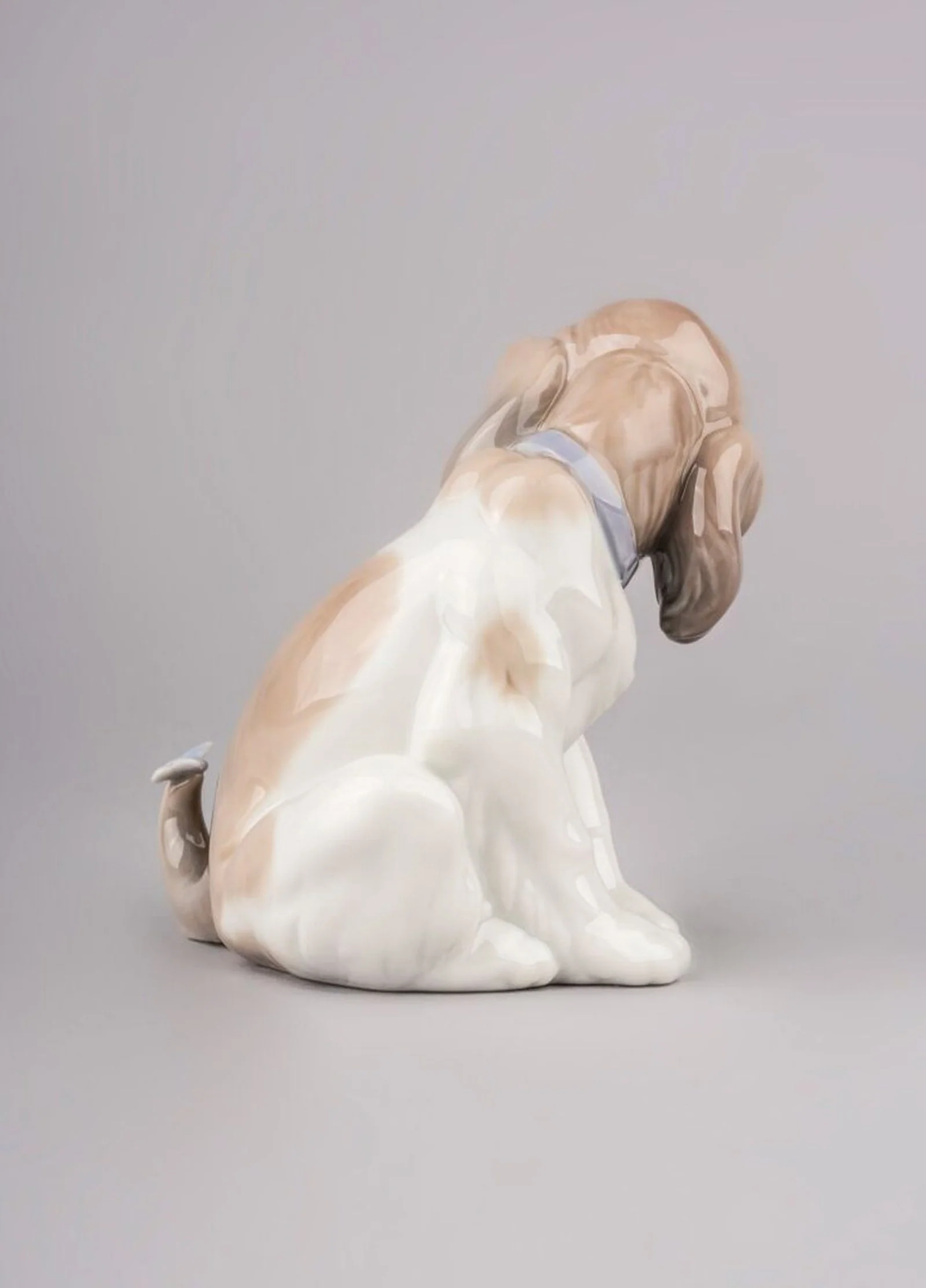 Lladro Gentle Surprise Dog Figurine - Image 5