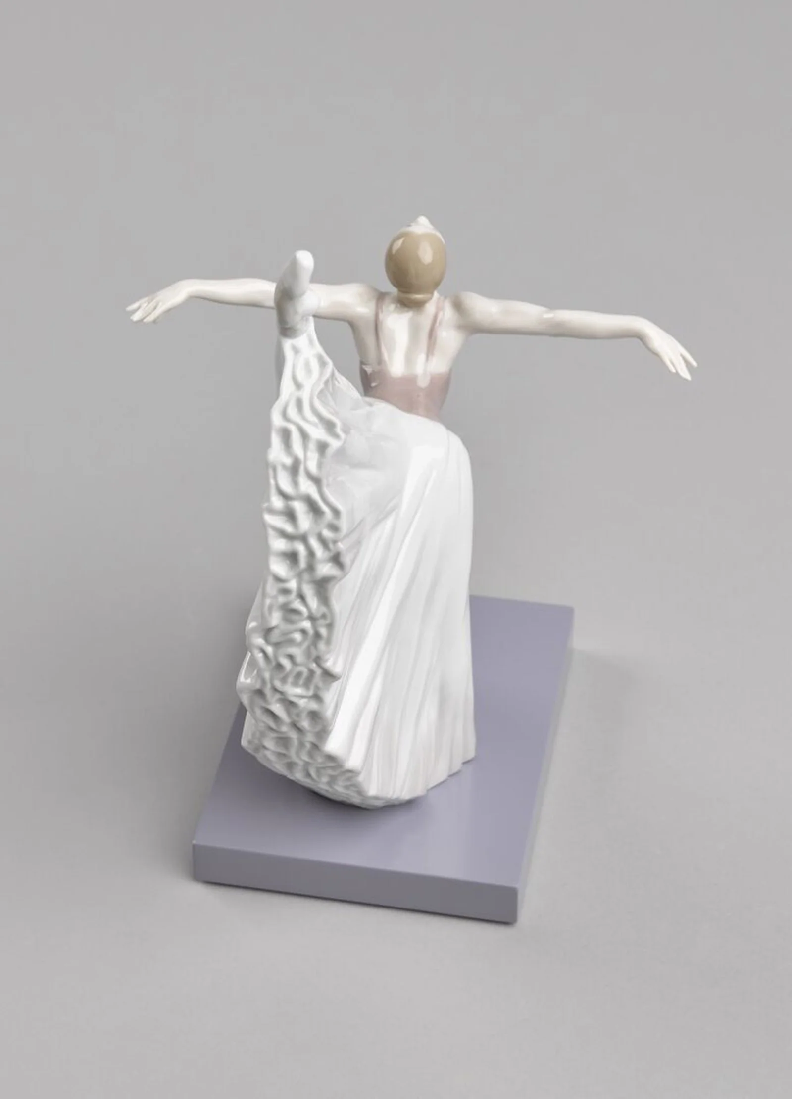 Lladro Giselle Arabesque Ballet Figurine - Image 5