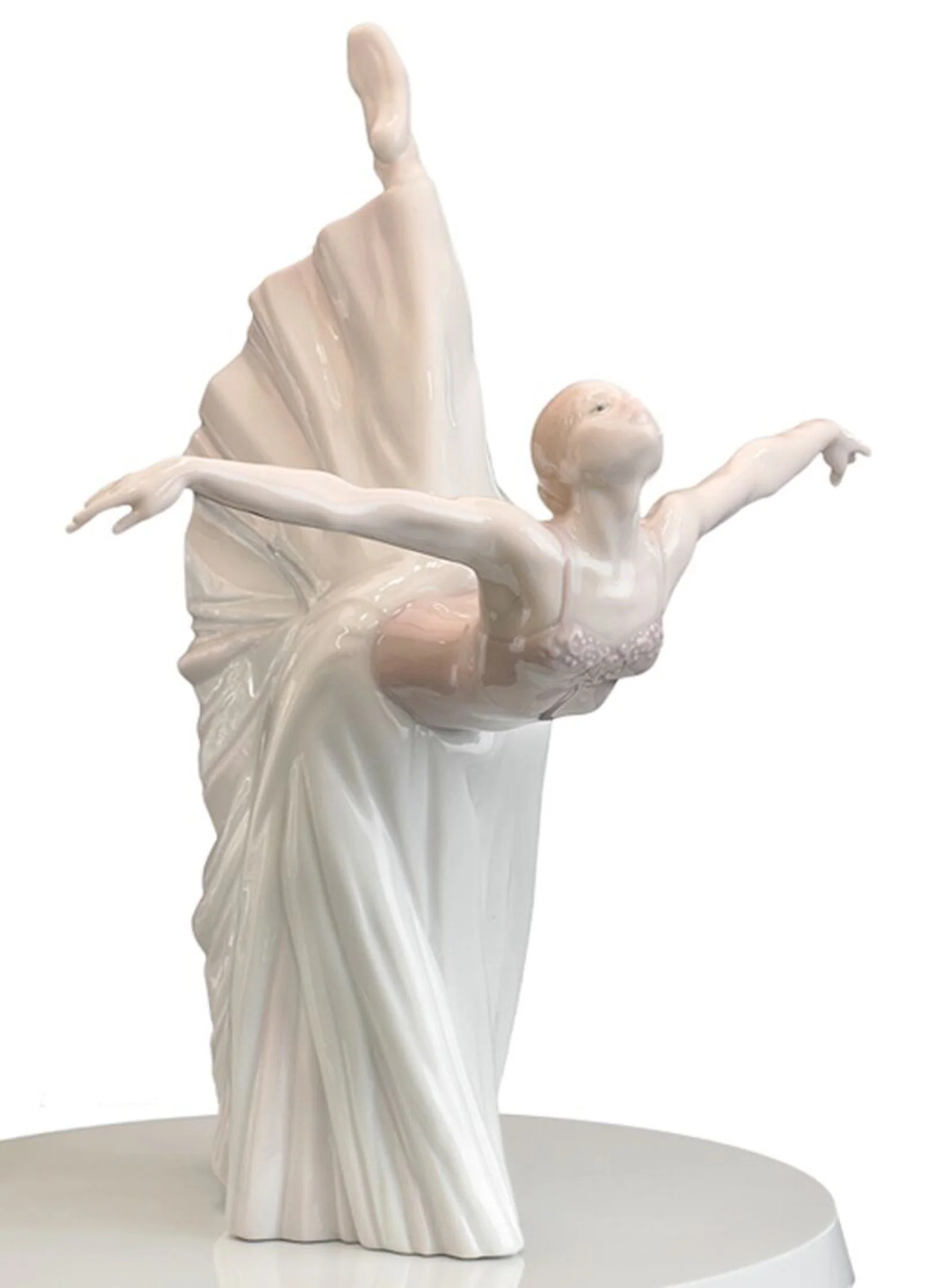 Lladro Giselle Arabesque Table Lamp (US) - Image 3