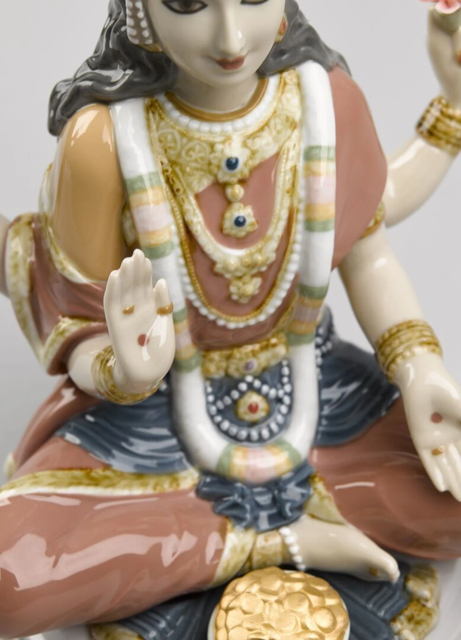 Lladro Goddess Sri Lakshmi Figurine - Image 3