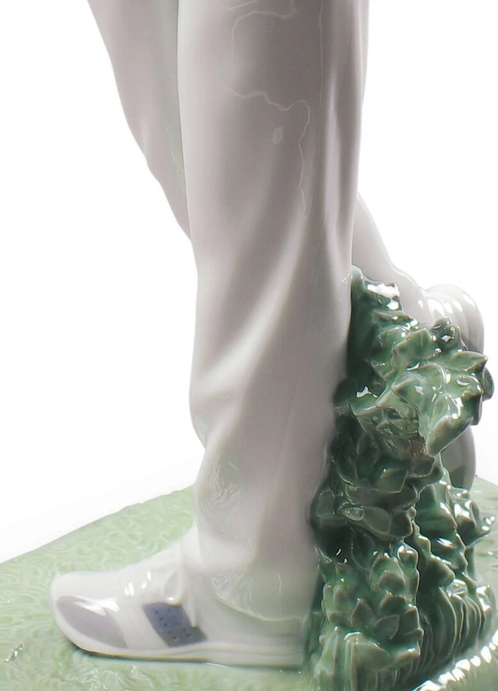 Lladro Golf Champion Man Figurine - Image 4