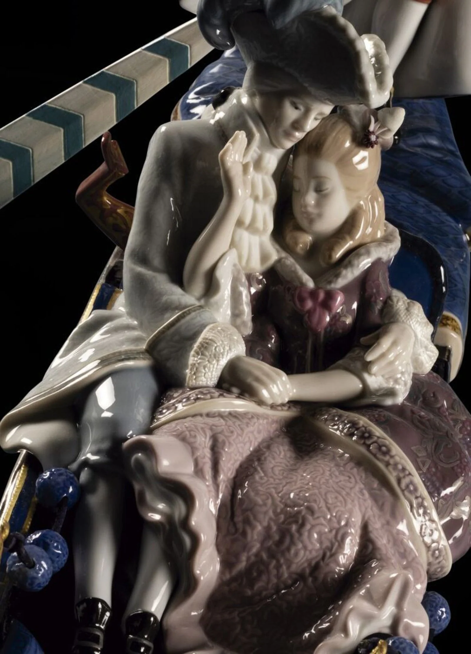 Lladro Gondola in Venice Sculpture - Limited Edition - Image 2