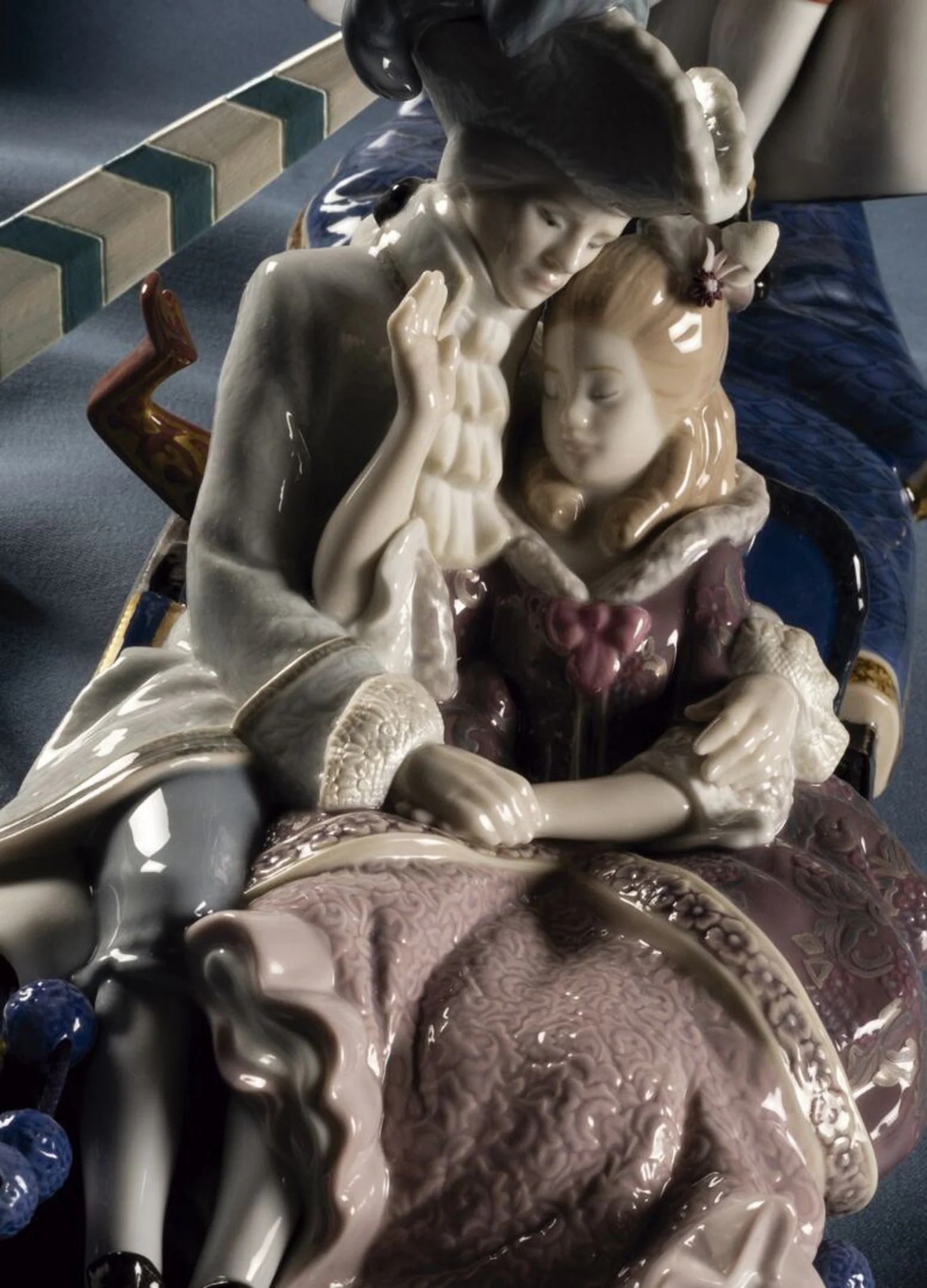 Lladro Gondola in Venice Sculpture - Limited Edition - Image 3