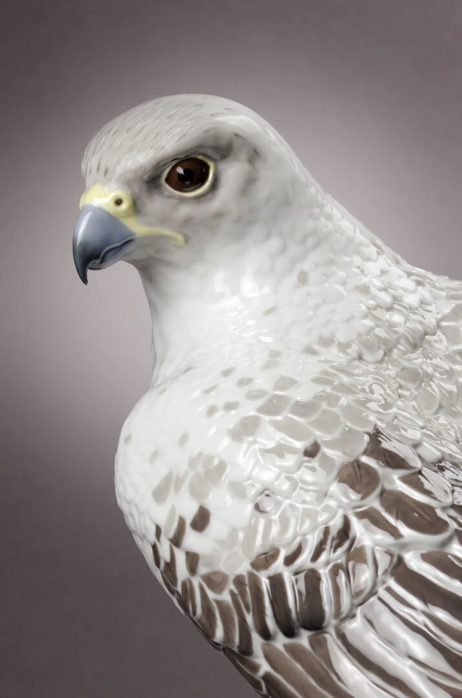 Lladro Gyrfalcon Sculpture Limited Edition - Image 3