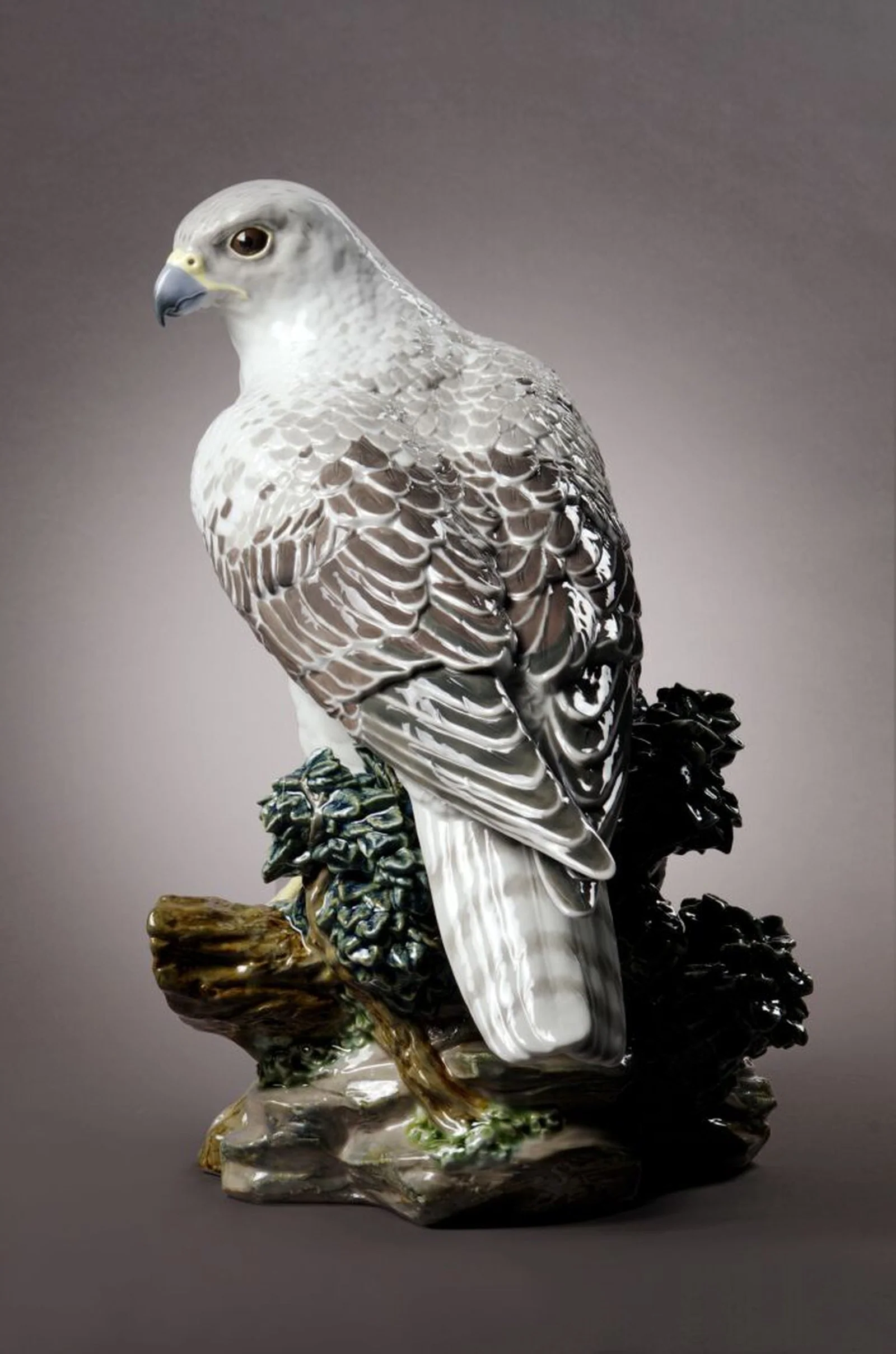Lladro Gyrfalcon Sculpture Limited Edition - Image 4