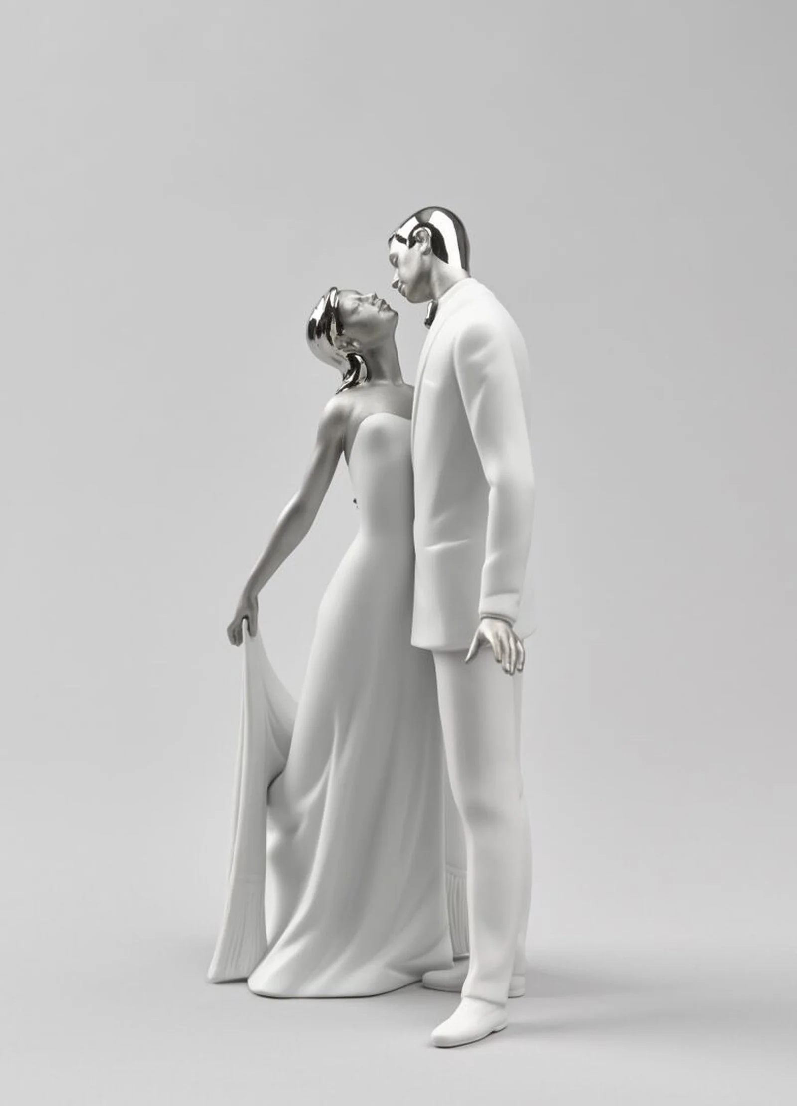 Lladro Happy Anniversary Couple Figurine - Image 10