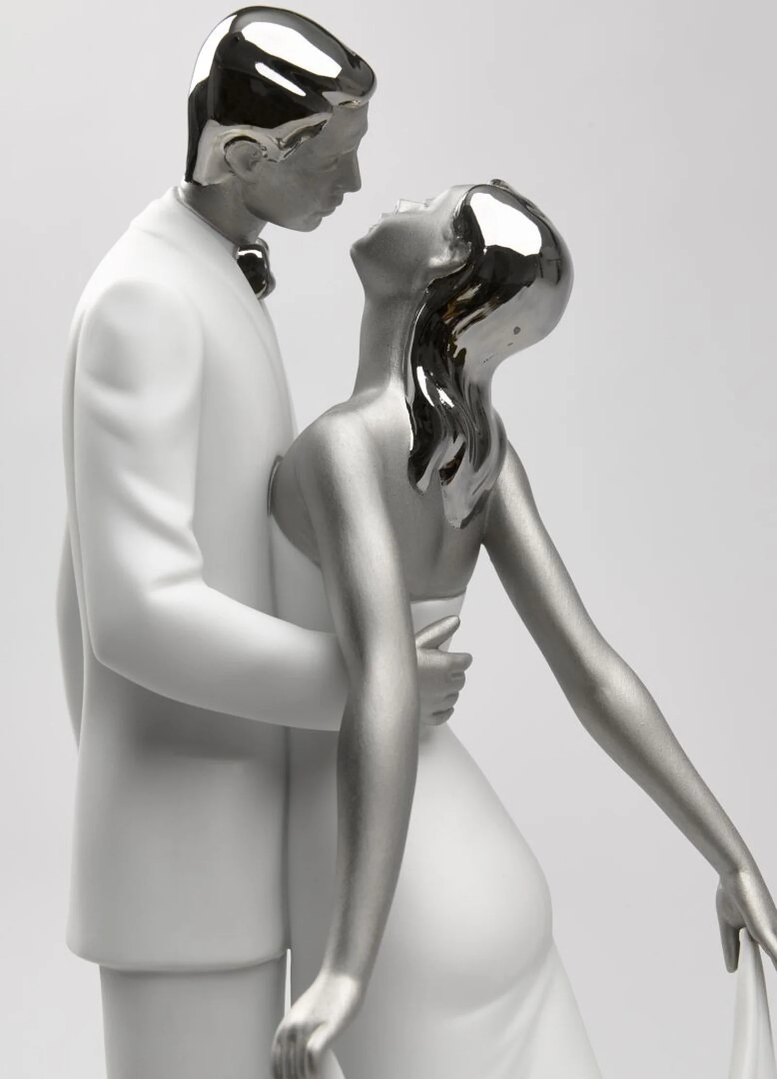 Lladro Happy Anniversary Couple Figurine - Image 11