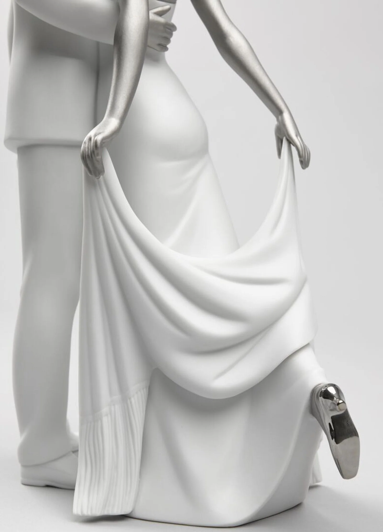Lladro Happy Anniversary Couple Figurine - Image 12