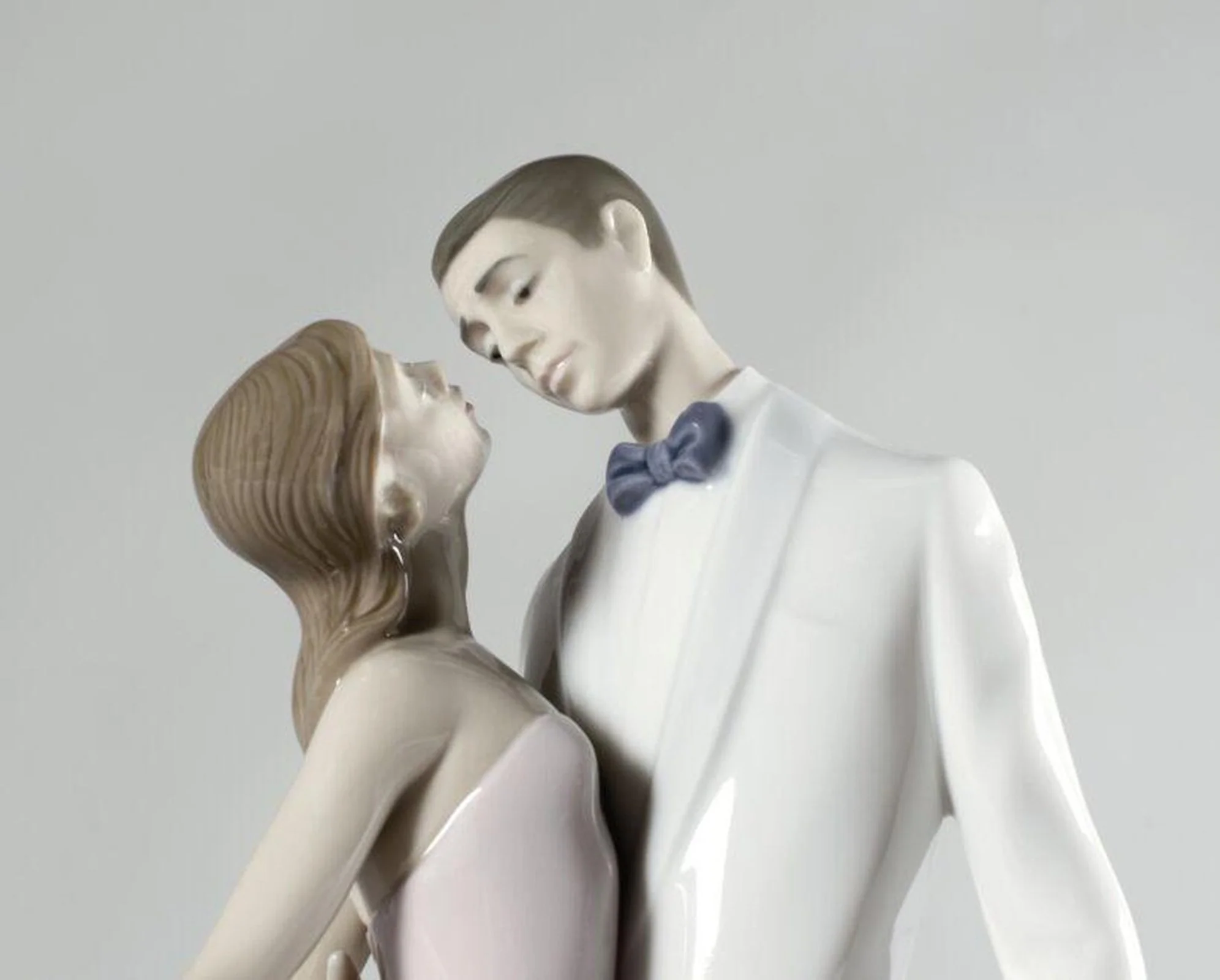 Lladro Happy Anniversary Couple Figurine - Image 4