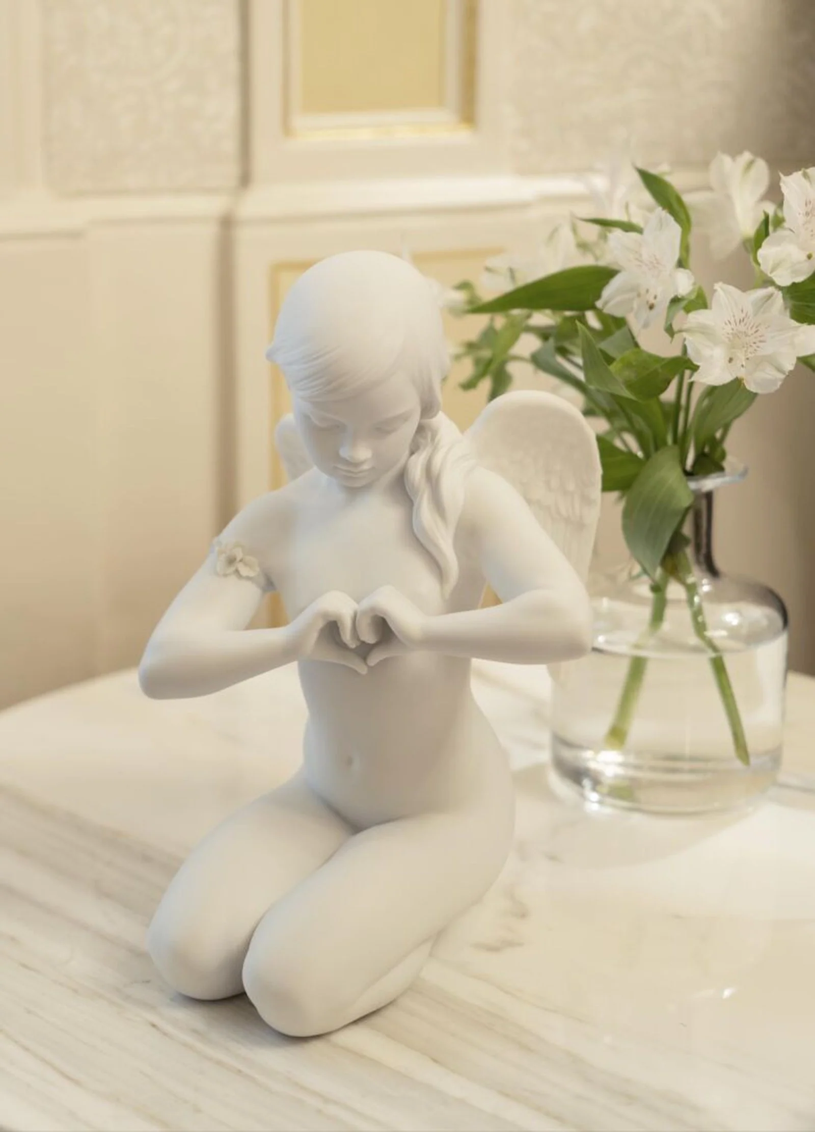Lladro Heavenly Heart Angel Figurine - Image 2