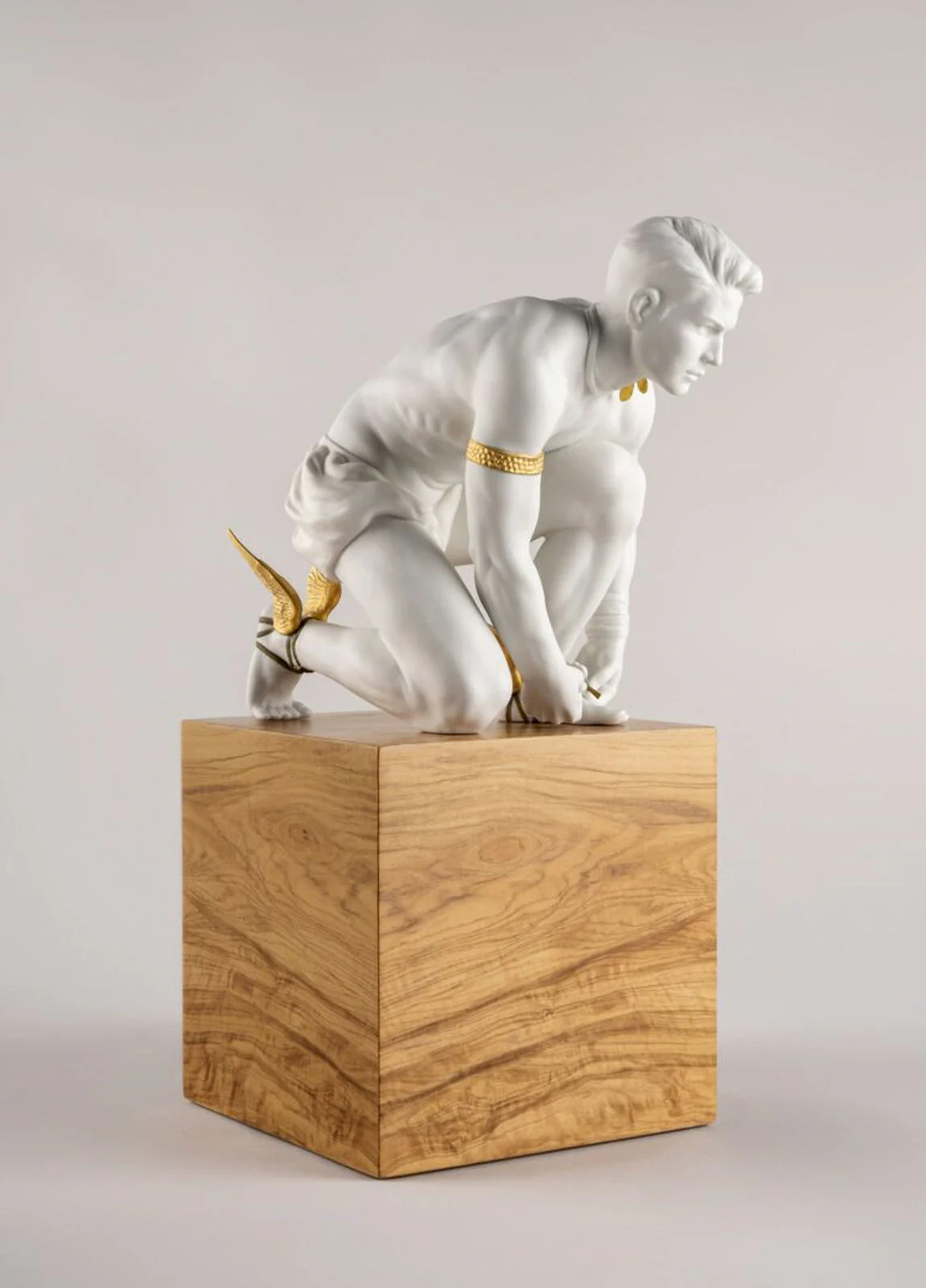 Lladro Hermes Figurine - Image 3