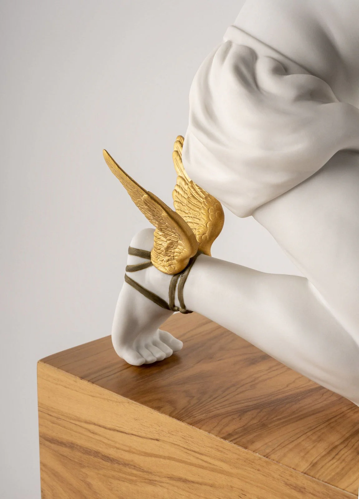 Lladro Hermes Figurine - Image 8