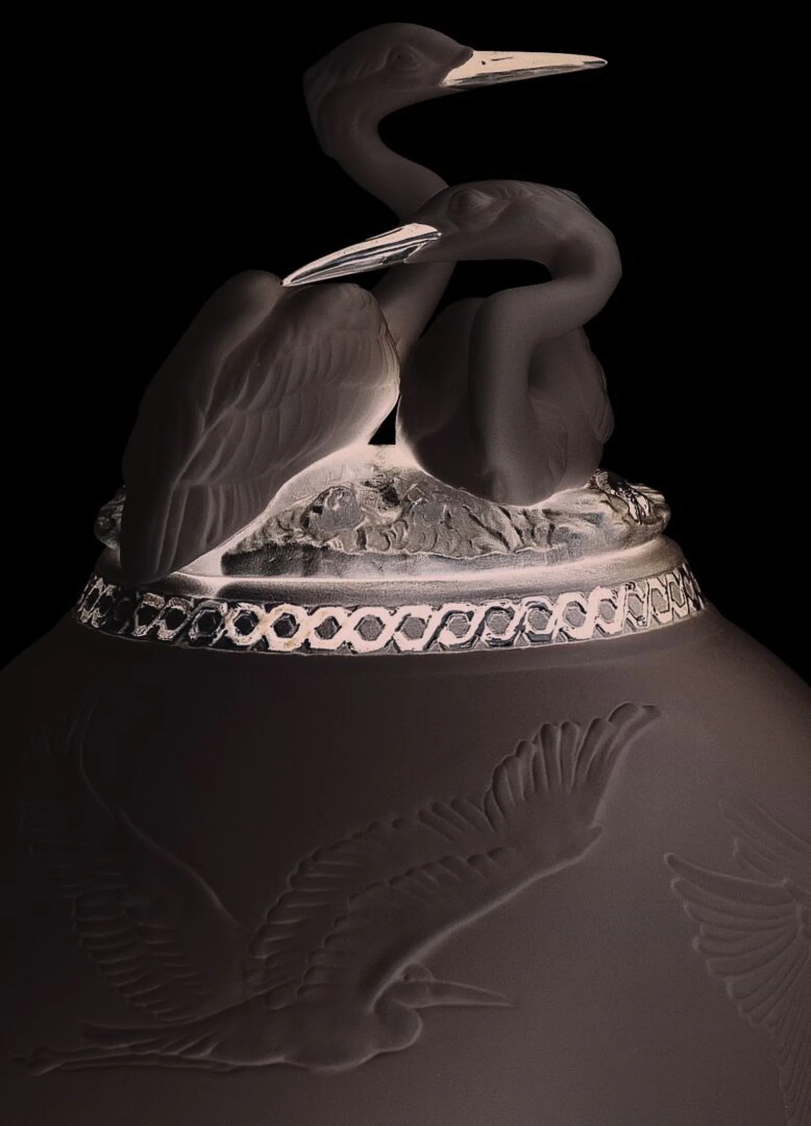 Lladro Herons Realm Covered Vase Figurine Silver Lustre - Image 4