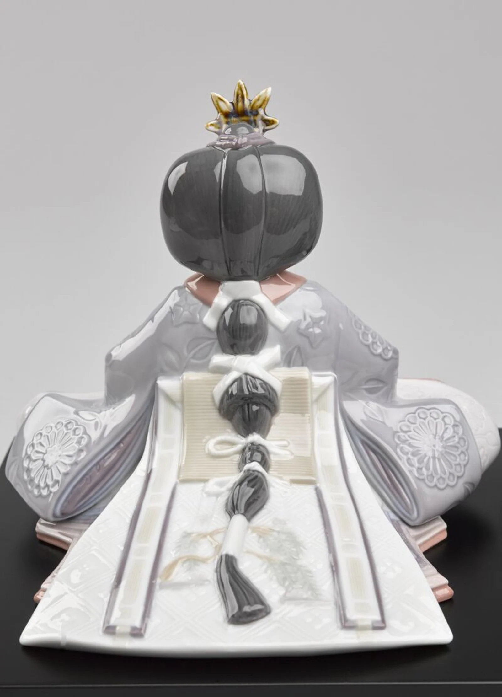Lladro Hinamatsuri Figurine - Image 12