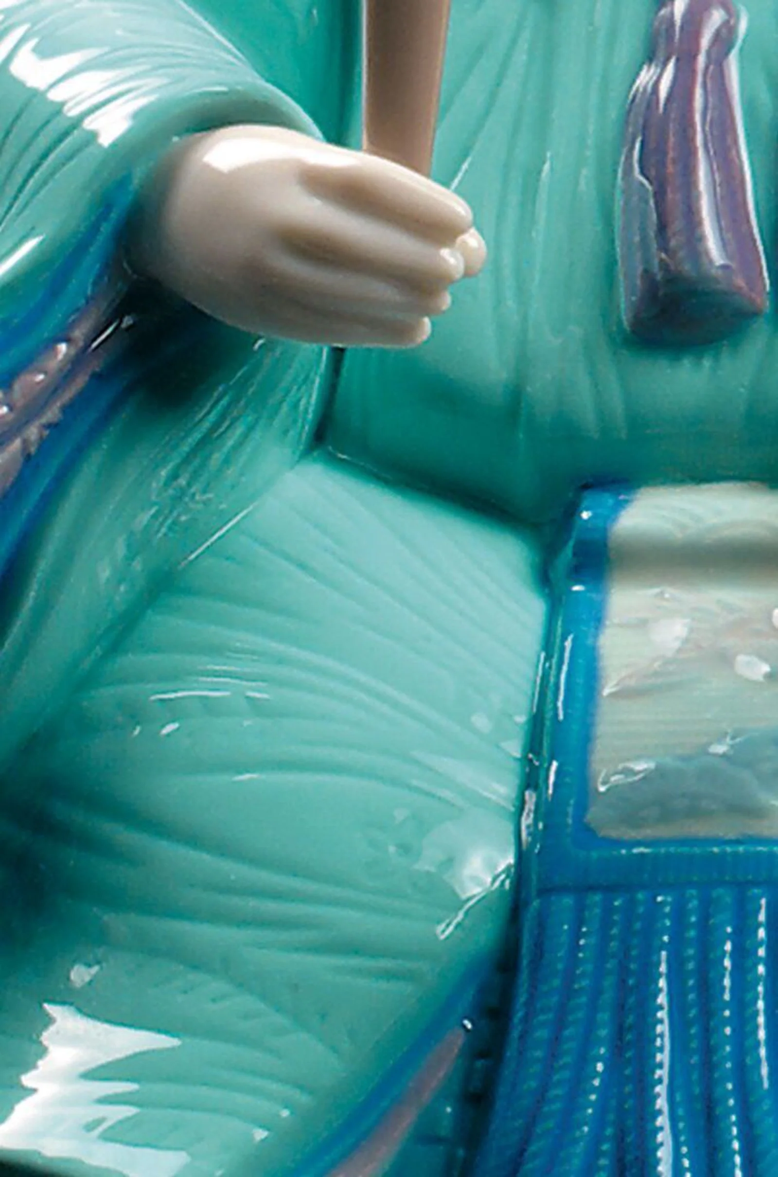 Lladro Hinamatsuri Figurine - Image 18