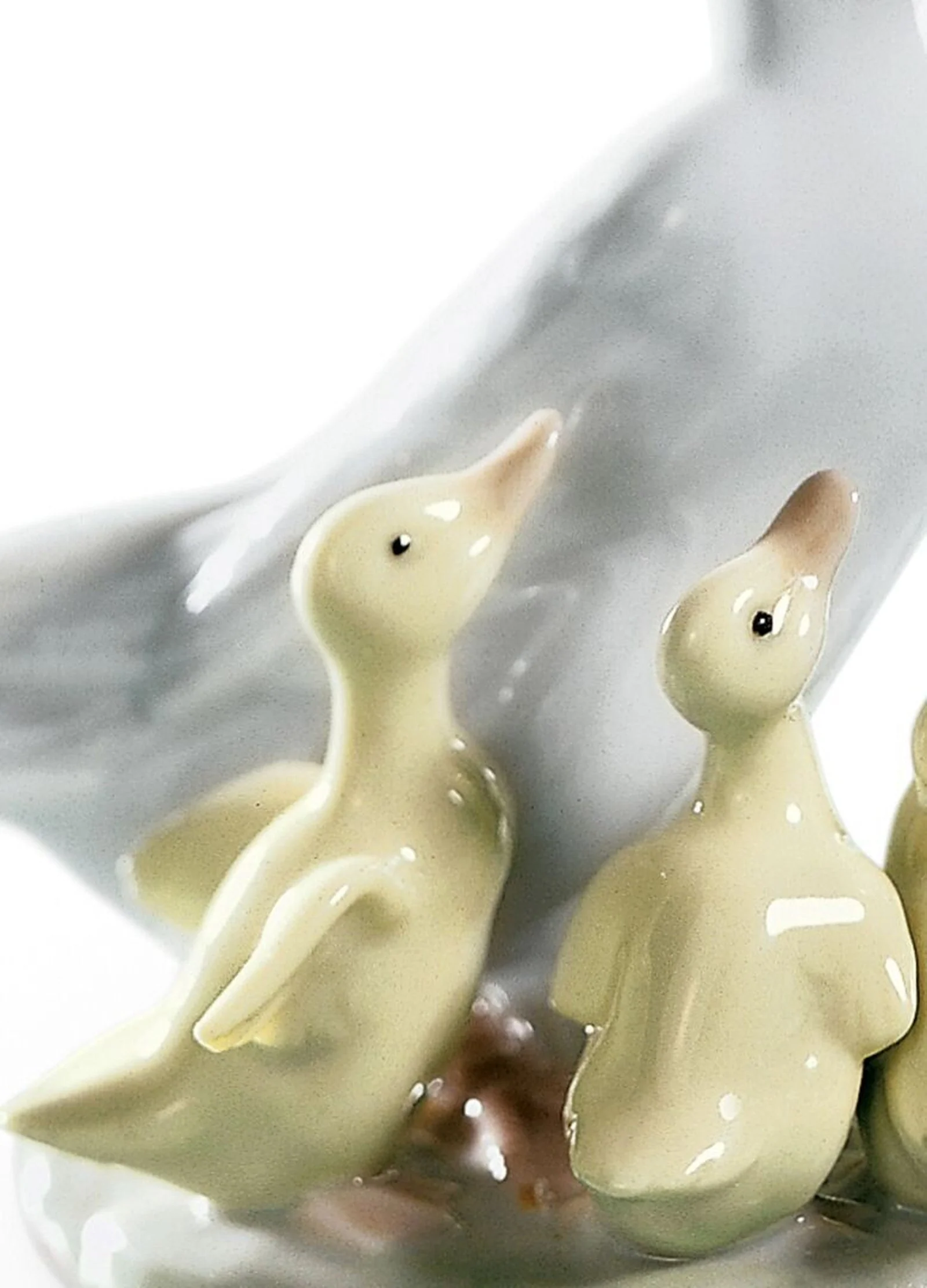 Lladro How Do You Do Duck Figurine - Image 4