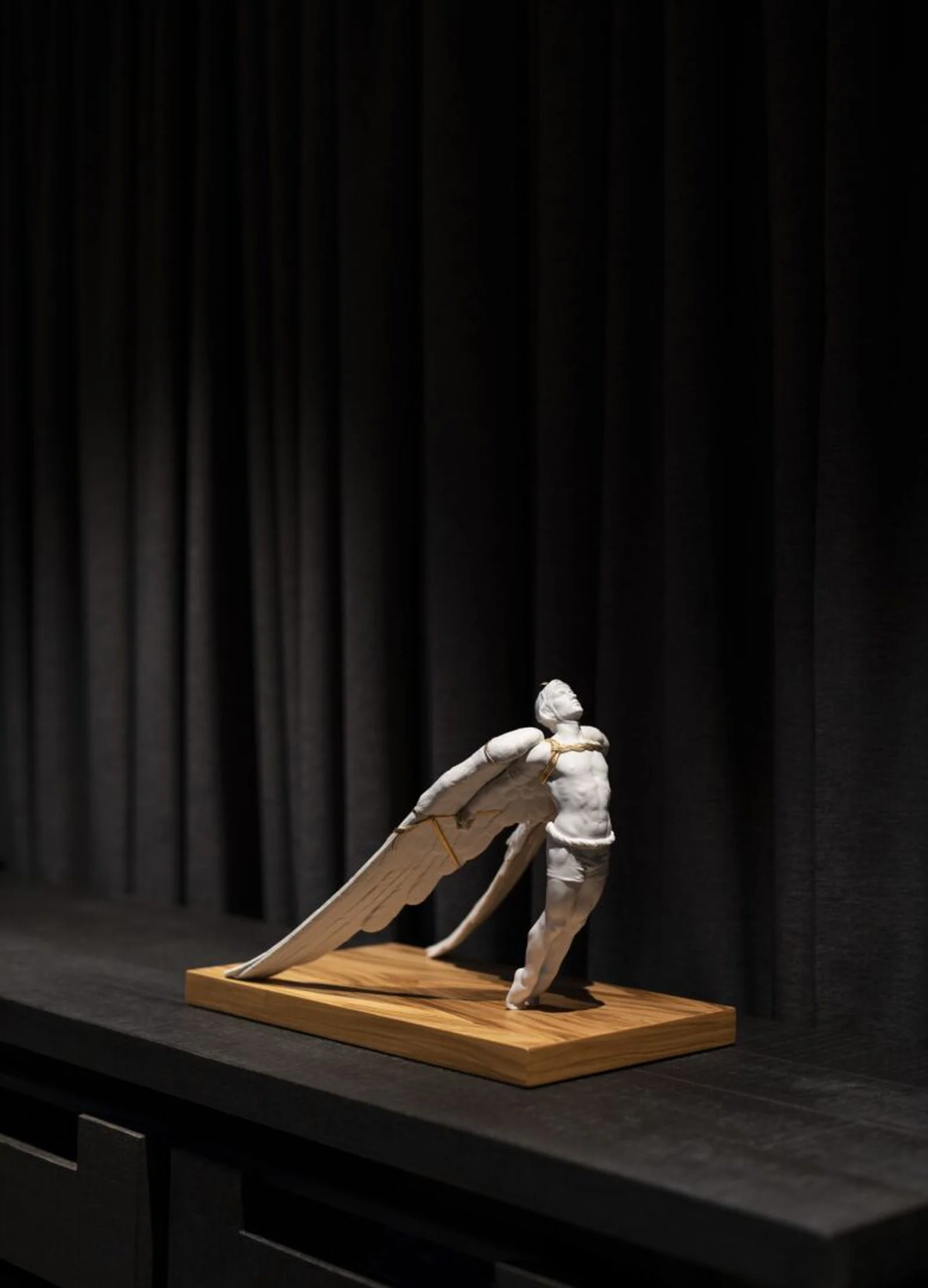 Lladro Icarus Figurine - Image 2