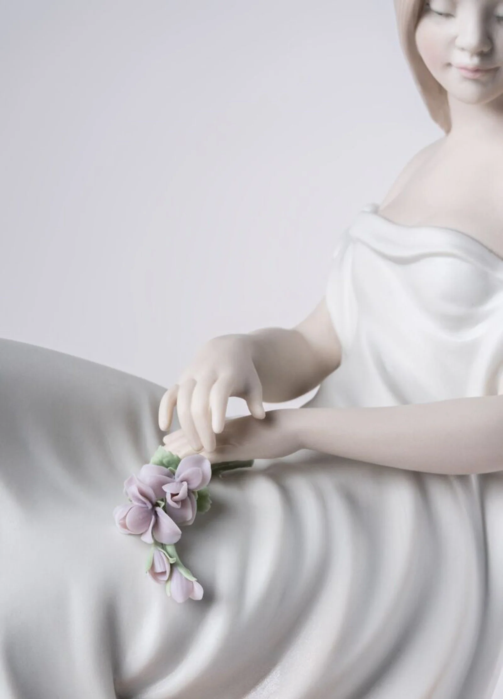 Lladro In her Thoughts Woman Figurine - Image 8