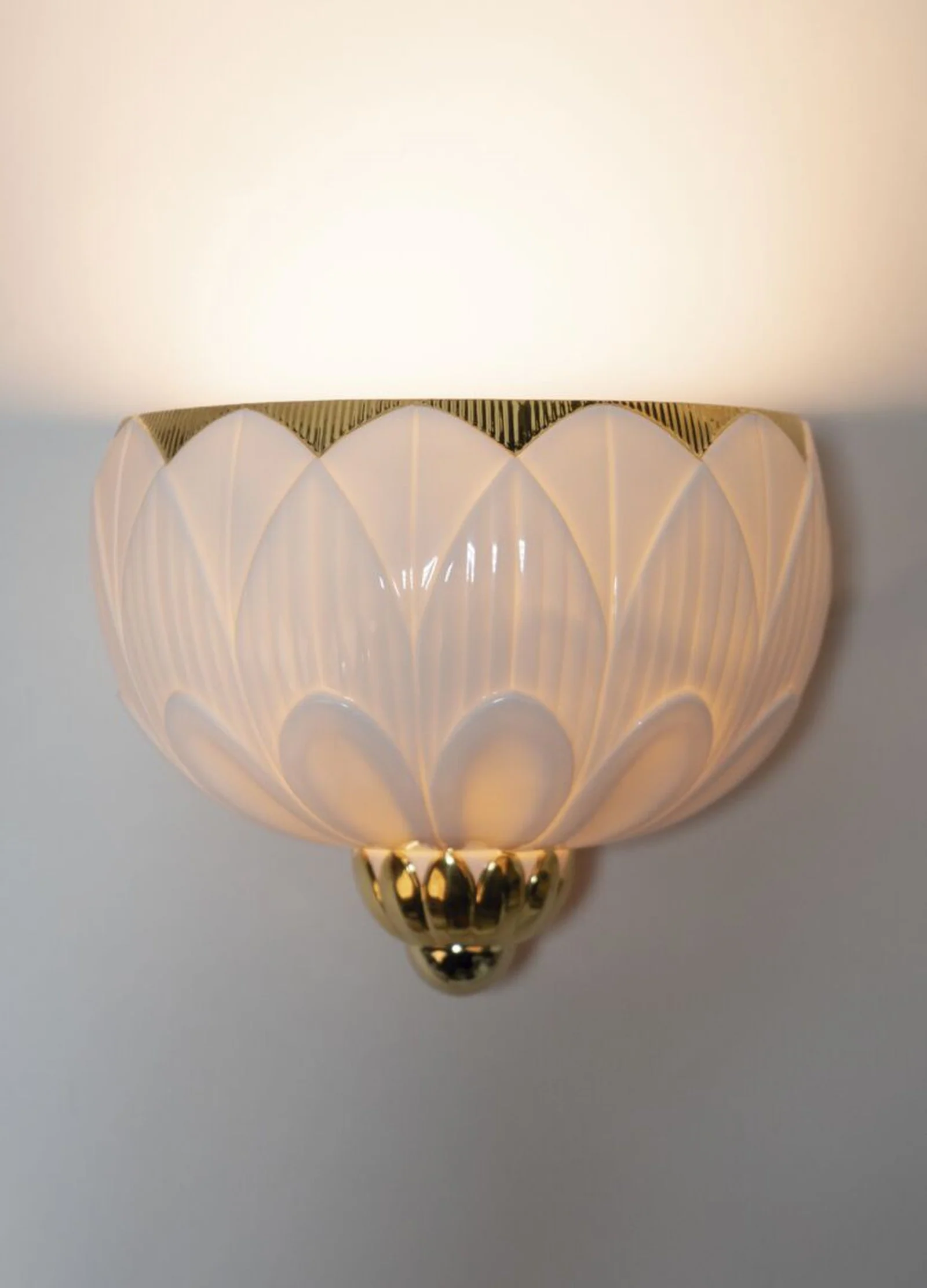 Lladro Ivy & Seed Wall Sconce White and Gold (US) - Image 5