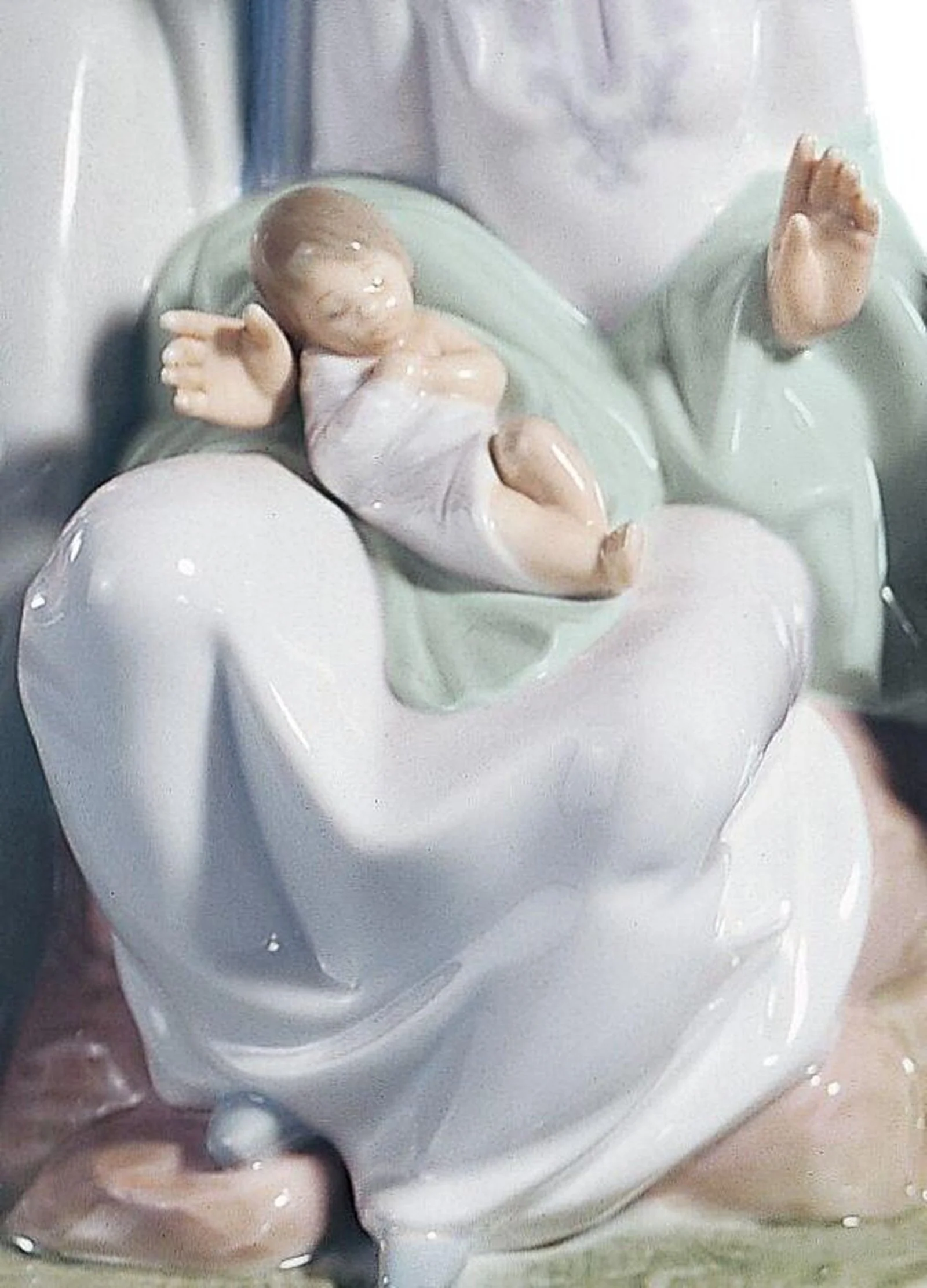 Lladro Joyful Event Nativity Figurine - Image 2