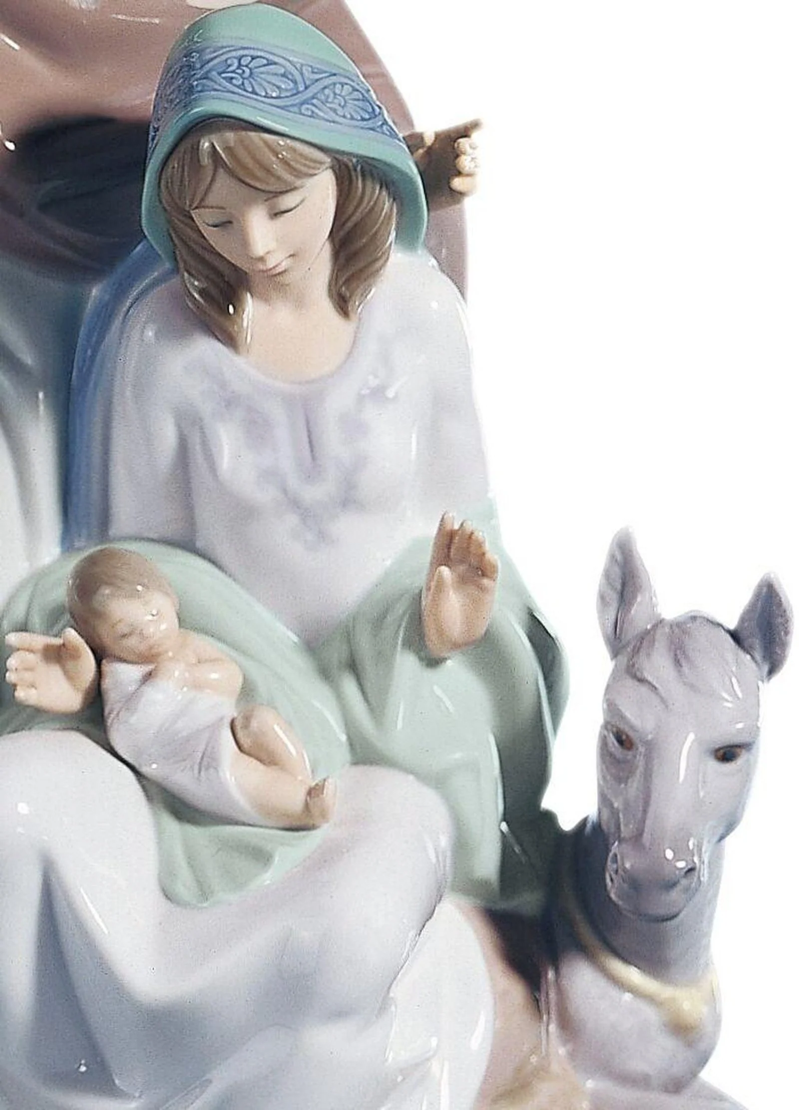 Lladro Joyful Event Nativity Figurine - Image 4