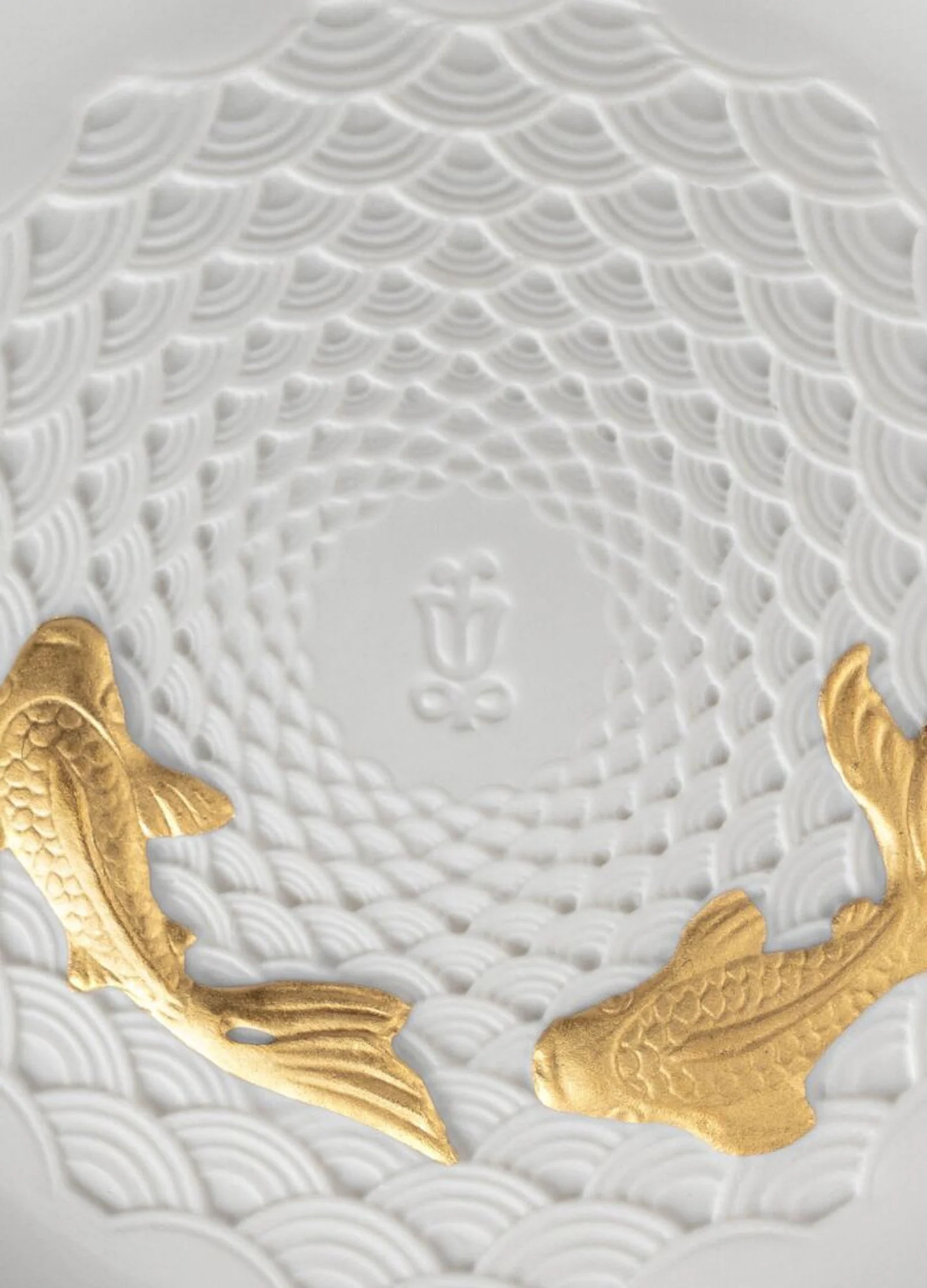 Lladro Koi Plate Golden Luster - Image 4